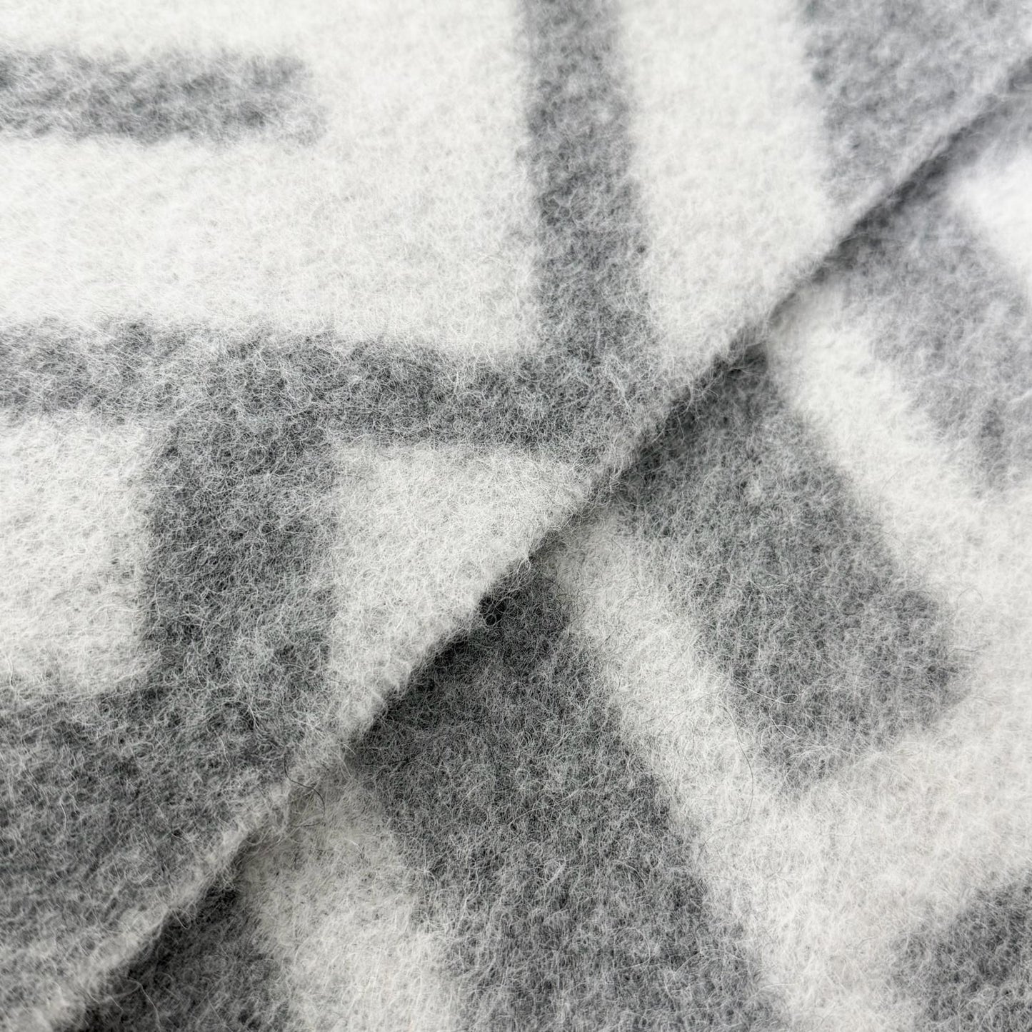 Fendi Alpaca Wool Blend FF Logo All Over Pattern Fringe Throw Gray 180 cm — view 4