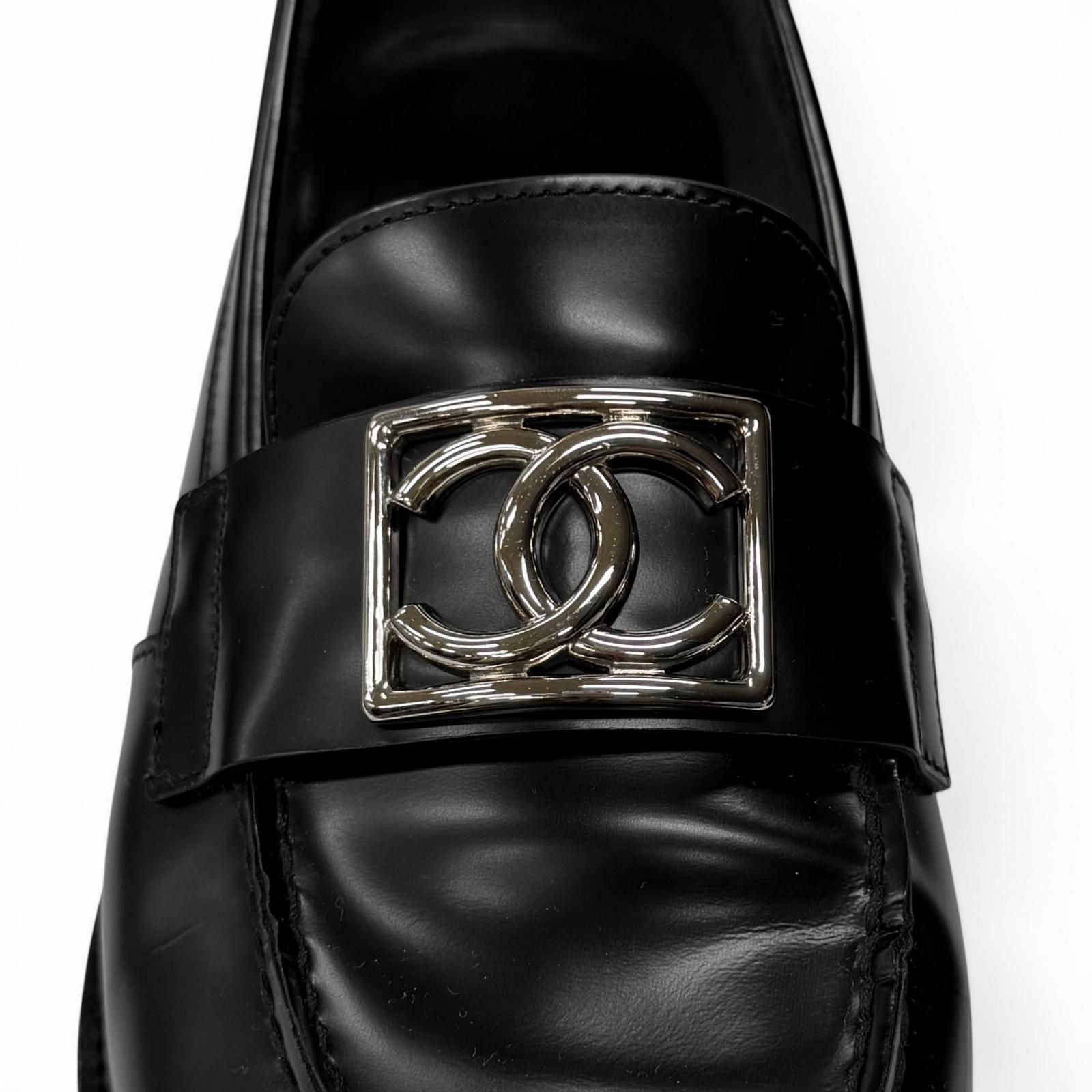 Chanel CC Logo Leather Loafers Shoes Black Silver — view 8