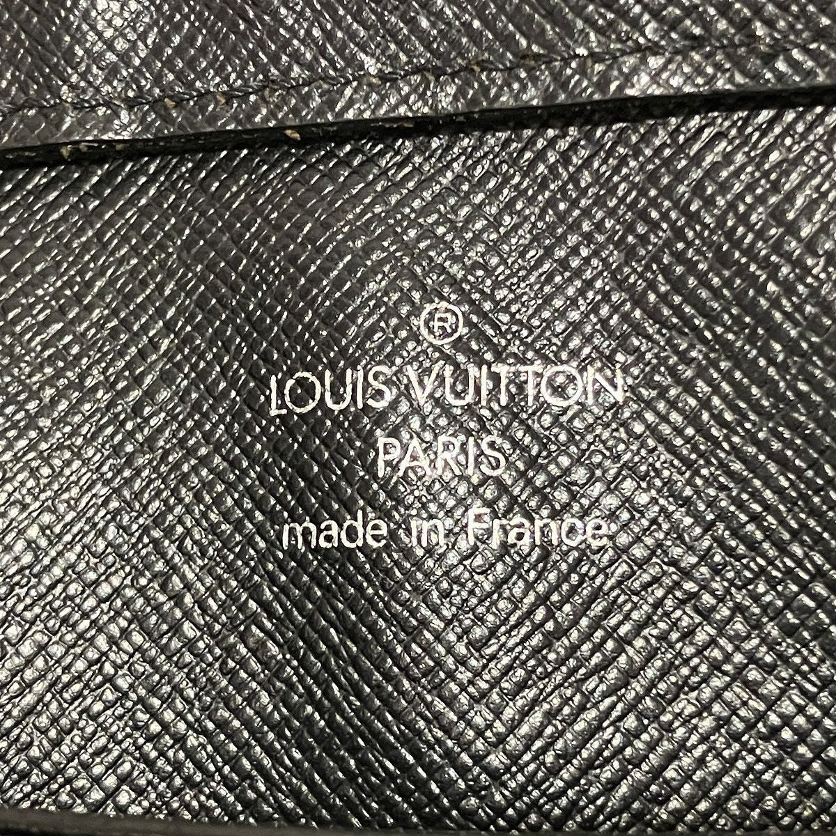 Louis Vuitton Baikal Taiga Second Bag Leather — view 4