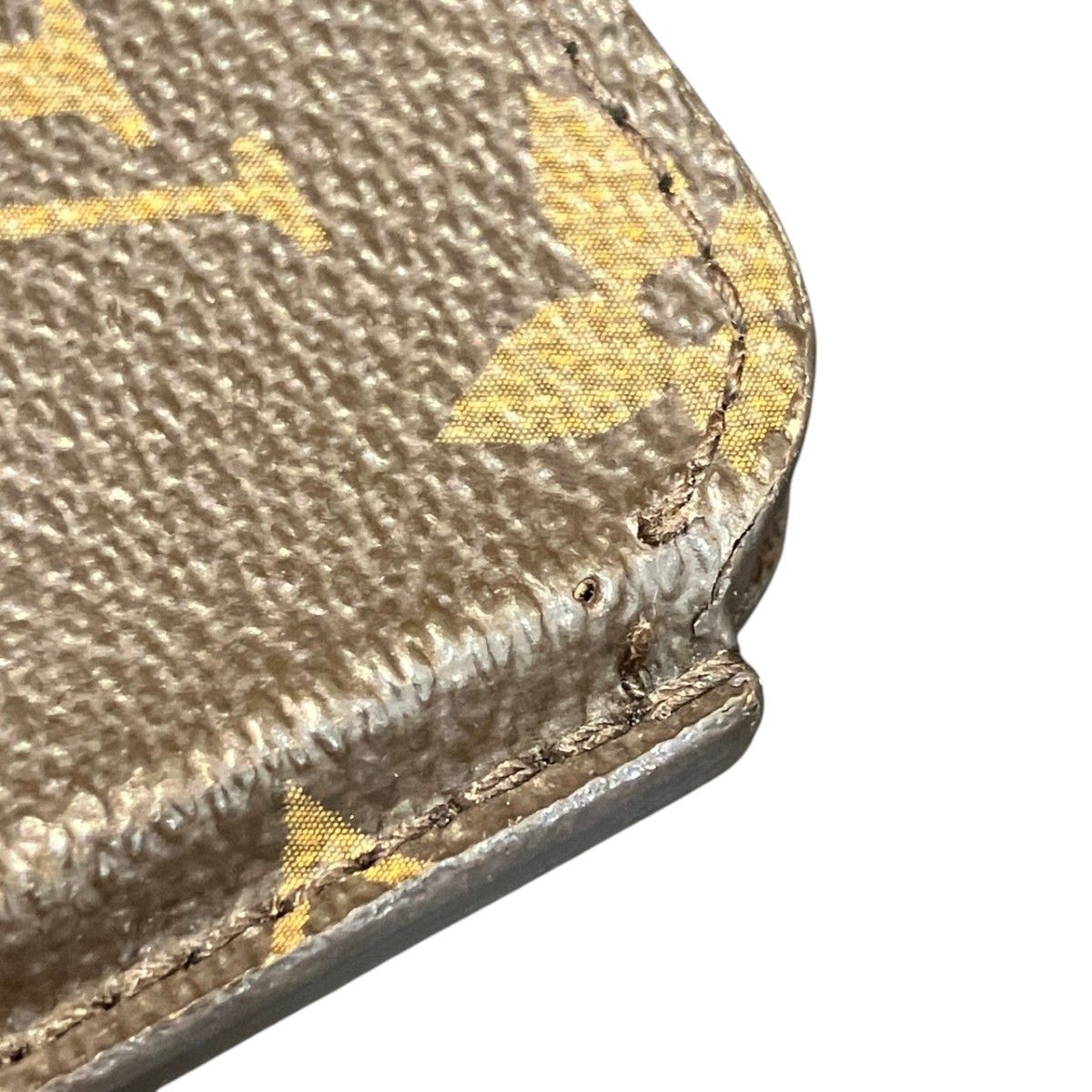 Louis Vuitton iPad Mini Hard Case Monogram Leather — view 8