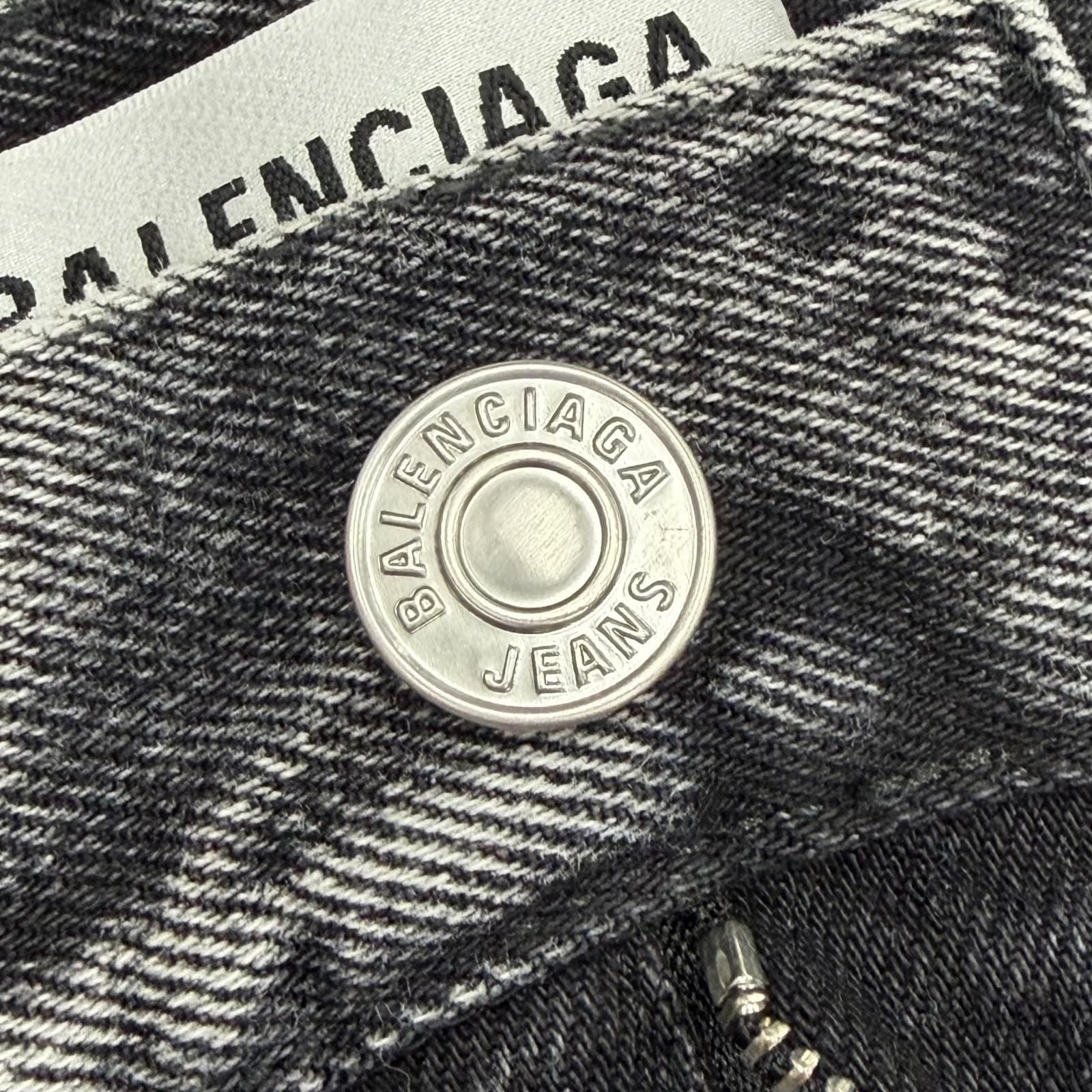 Balenciaga Cotton 100% Logo Patch Denim Shorts Black 34 Recommended — view 5