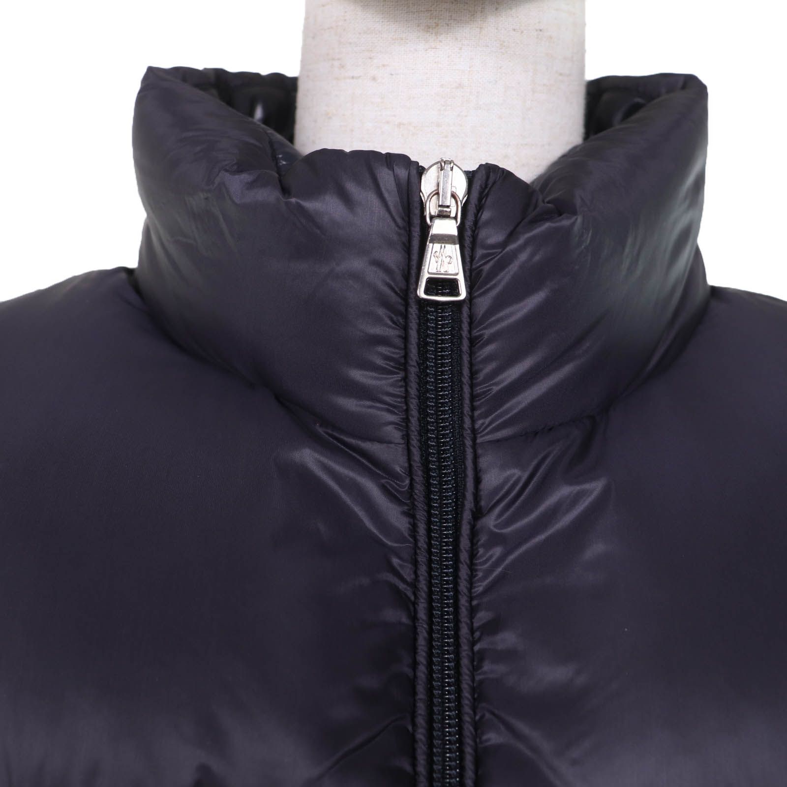 Moncler Servieres Logo Patch Hooded Kids Down Jacket Navy — view 4