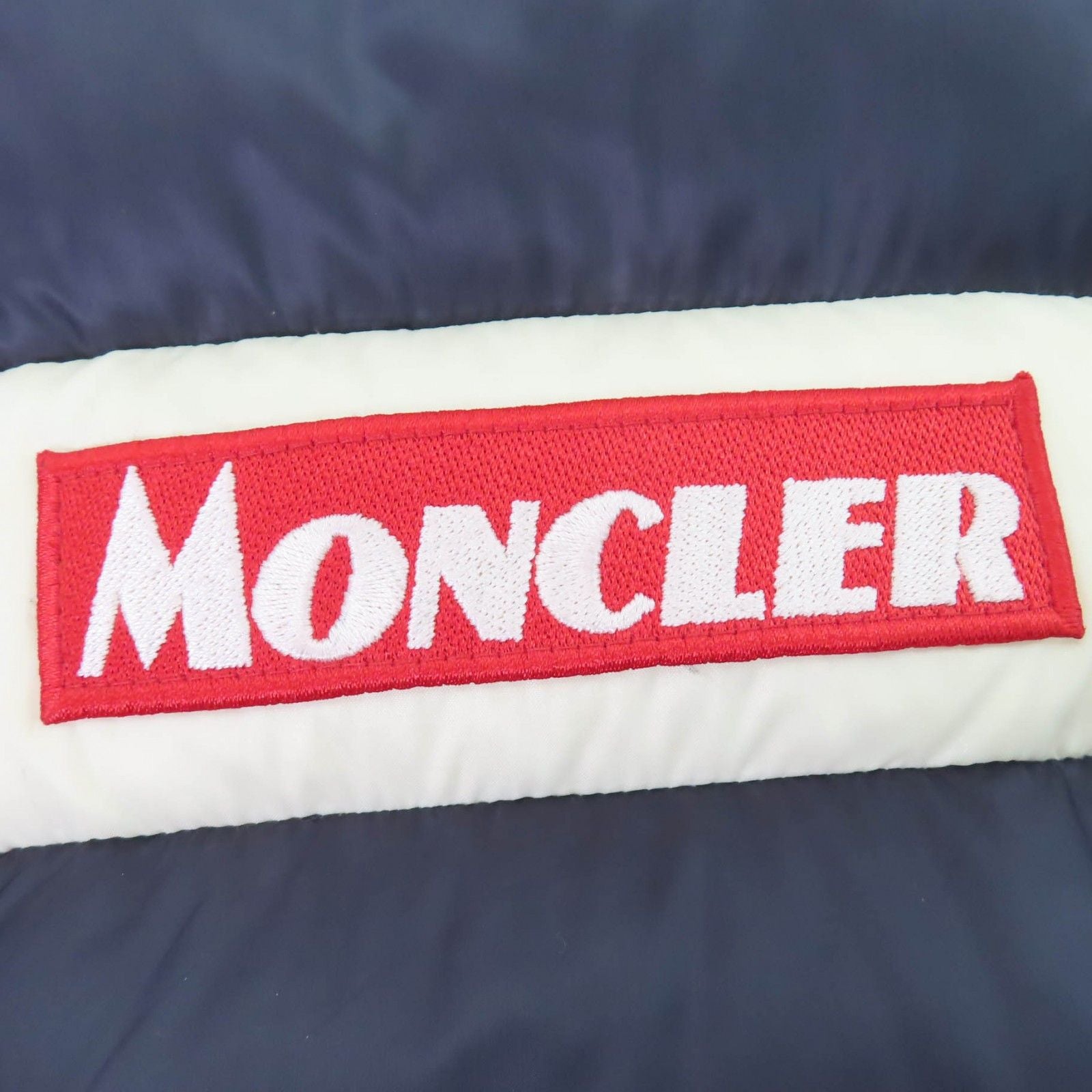Moncler Servieres Logo Patch Hooded Kids Down Jacket Navy — view 6