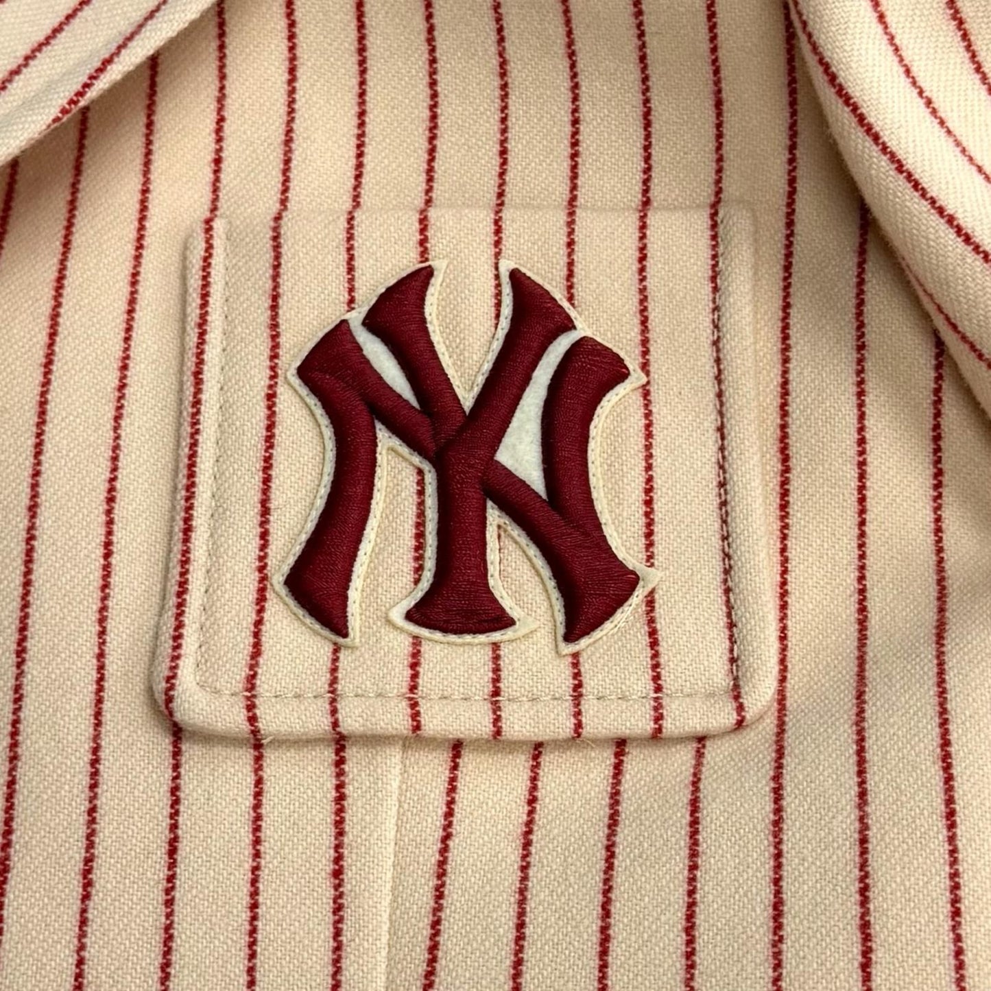 Gucci New York Yankees Wool Interlocking Striped Jacket Beige Red 40 — view 7