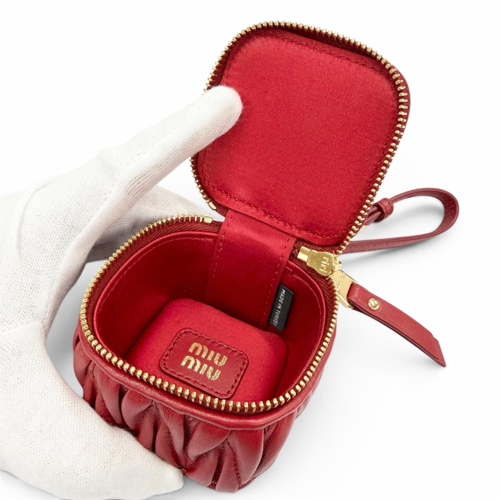Miu Miu Matelasse Charm Logo Key Ring Leather Pouch Red Gold Large Recommended — view 5