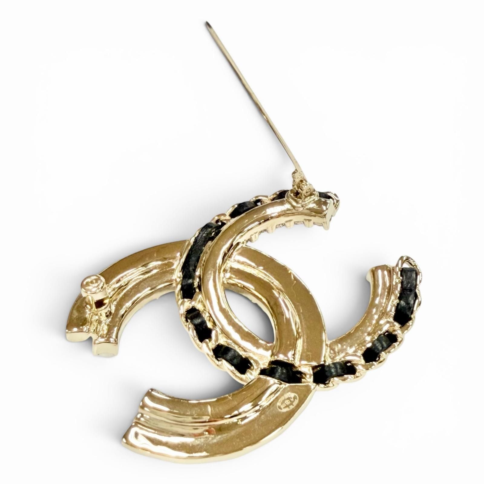 Chanel CC Logo Leather Rhinestone Faux Pearl Brooch Gold Black Large Recommended — view 4