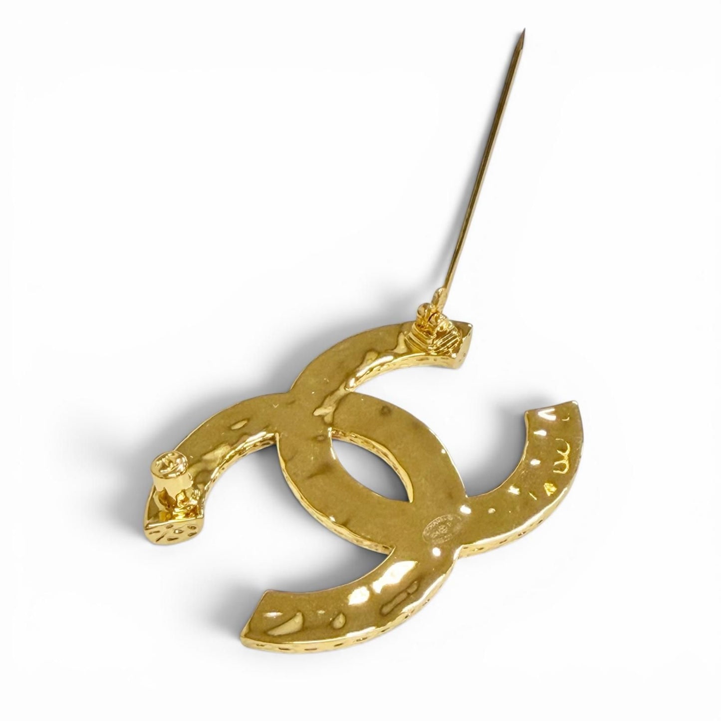 Chanel CC Logo Brooch Gold Black — view 3