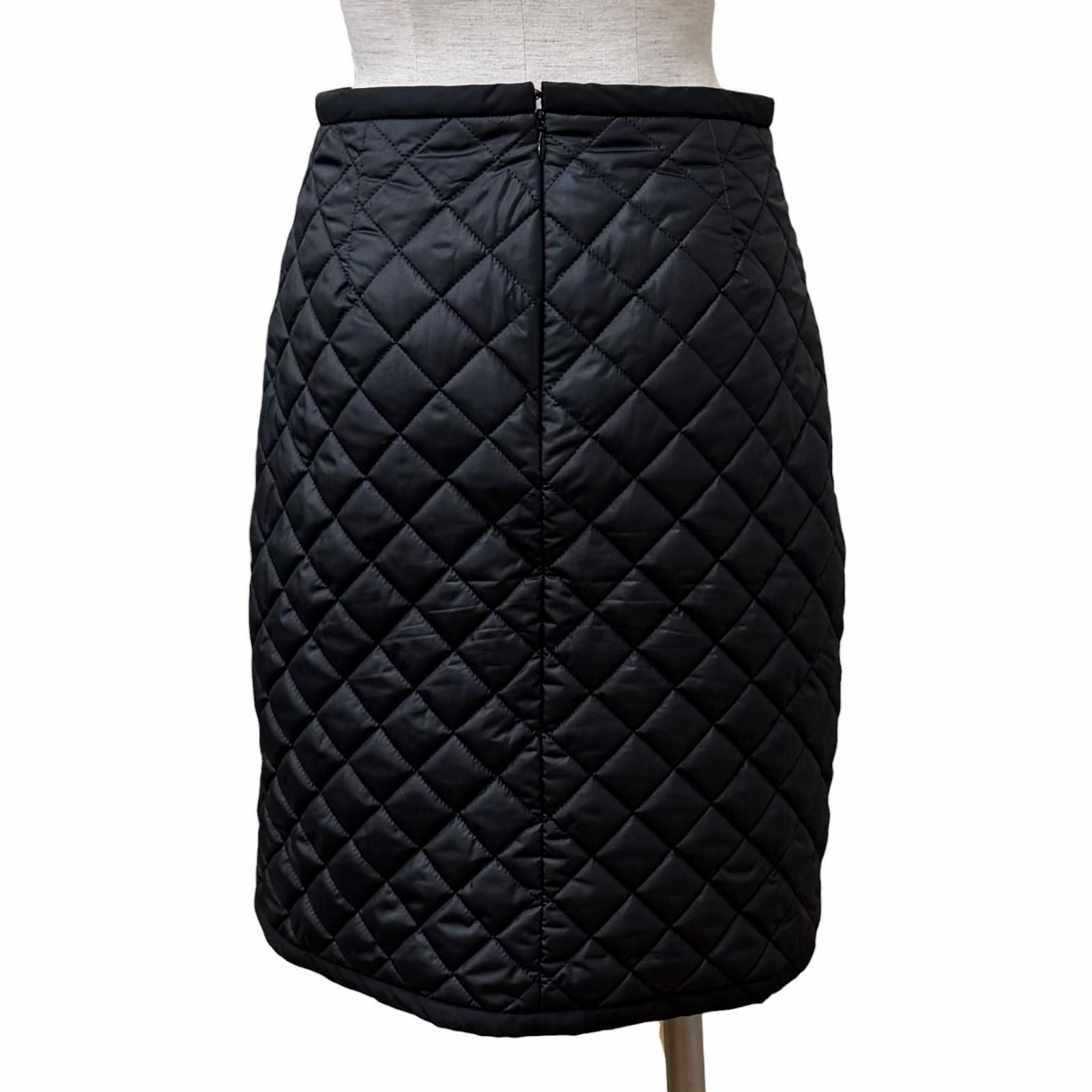 Louis Vuitton Knee Length Quilted Tight Skirt Black 36 — view 4
