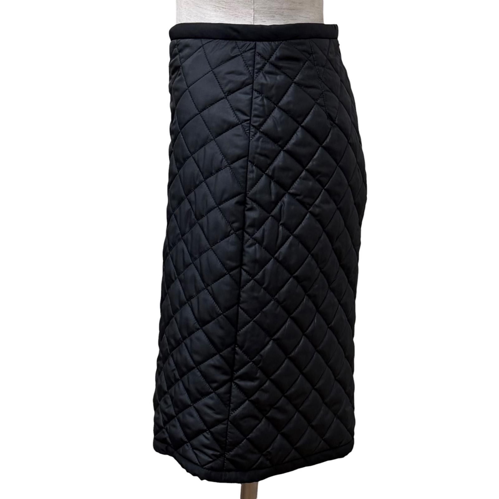 Louis Vuitton Knee Length Quilted Tight Skirt Black 36 — view 3