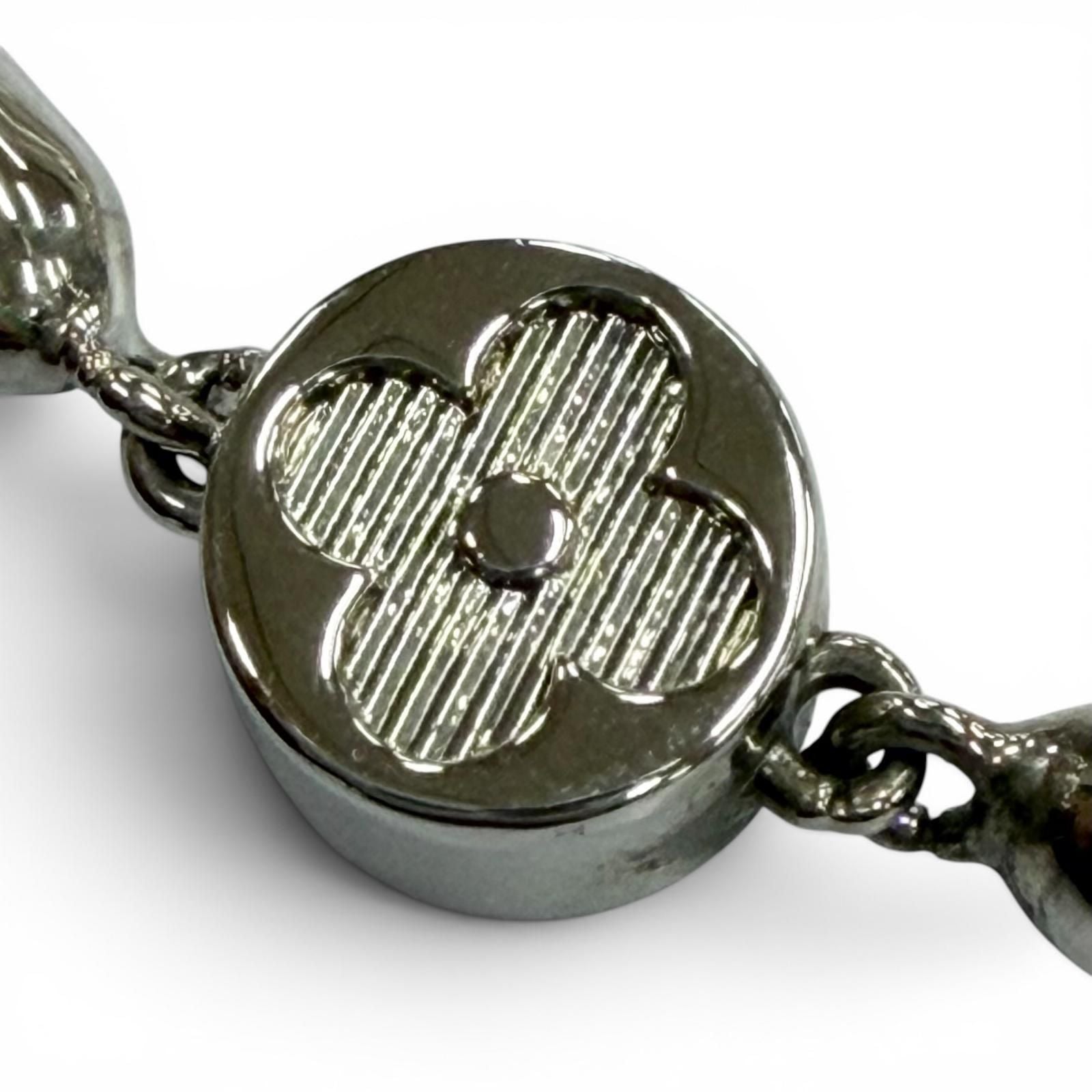 Louis Vuitton Pearl Fusion LV Logo Chain Bracelet Silver White — view 4