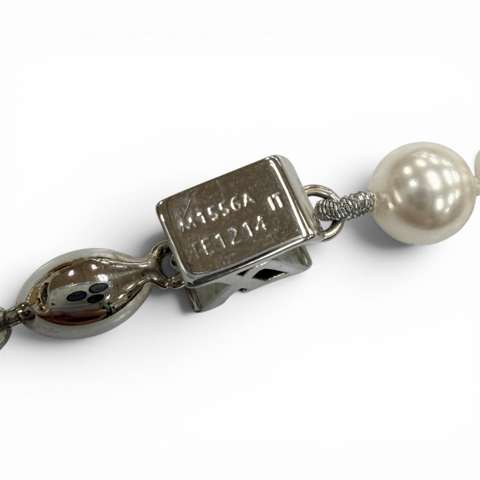 Louis Vuitton Pearl Fusion LV Logo Chain Bracelet Silver White — view 6