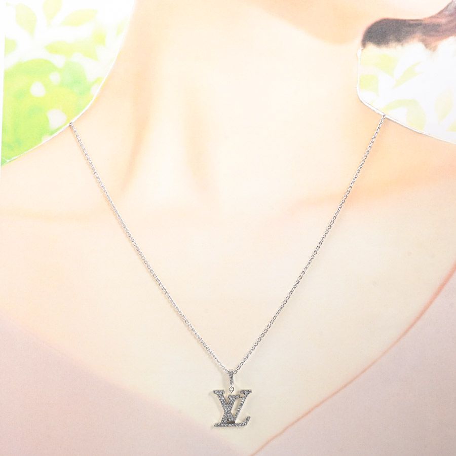 Louis Vuitton Necklace Pendentif LV GM — view 7