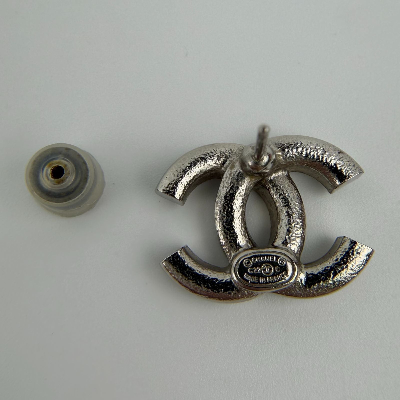 Chanel CC Logo Single Pierced Earrings Rhinestone Silver Vintage — view 4