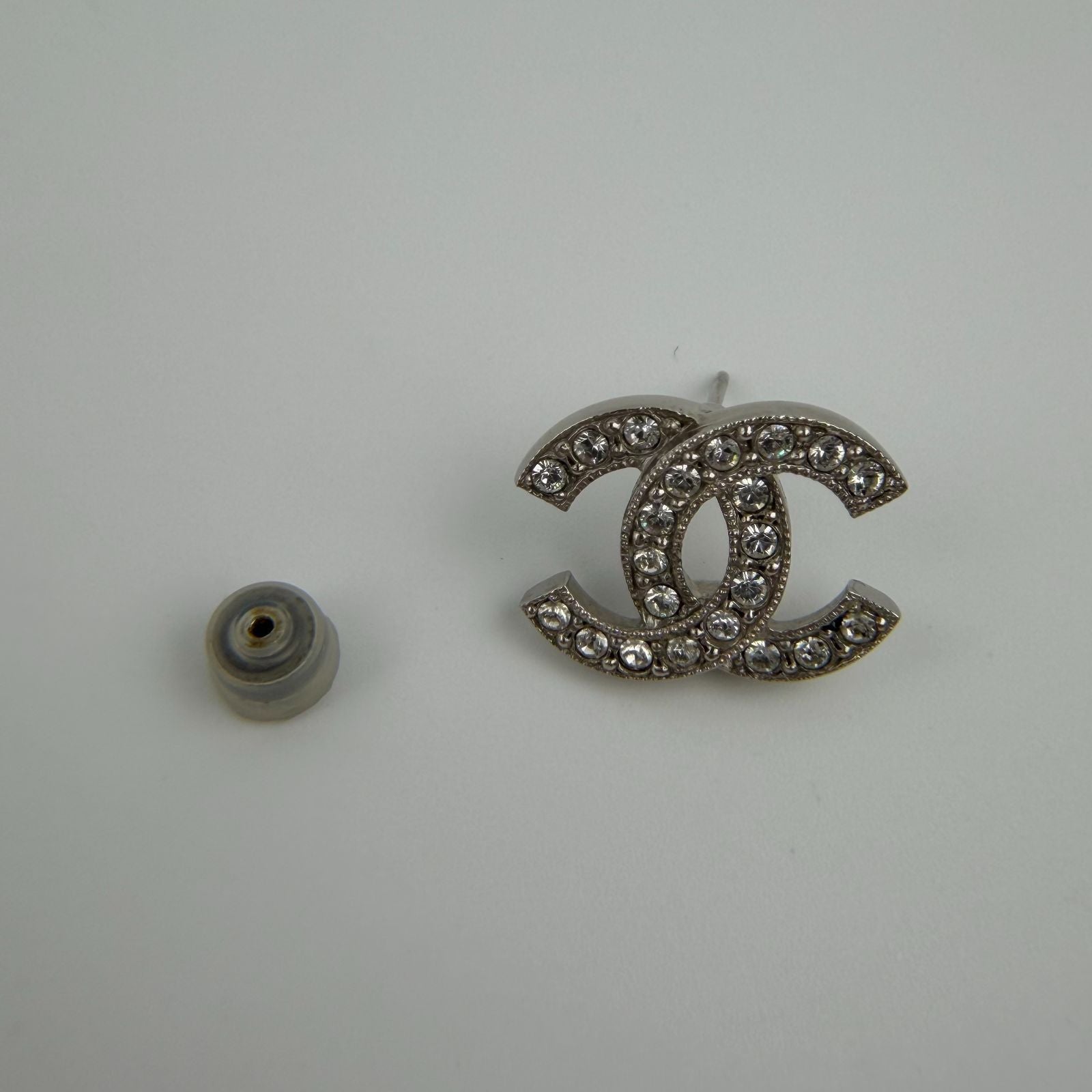 Chanel CC Logo Single Pierced Earrings Rhinestone Silver Vintage — view 3