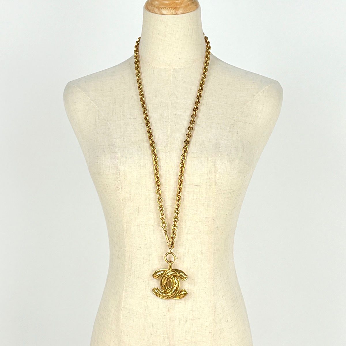 Chanel CC Logo Chain Necklace Long Gold Plated — view 7