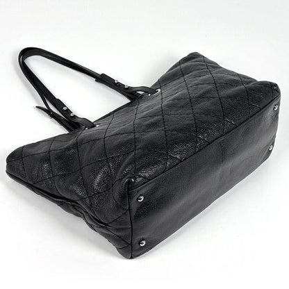 Chanel on the Road Tote CC Logo Leather Black — view 2