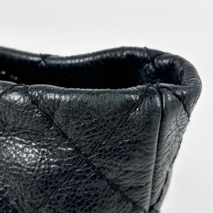 Chanel on the Road Tote CC Logo Leather Black — view 4