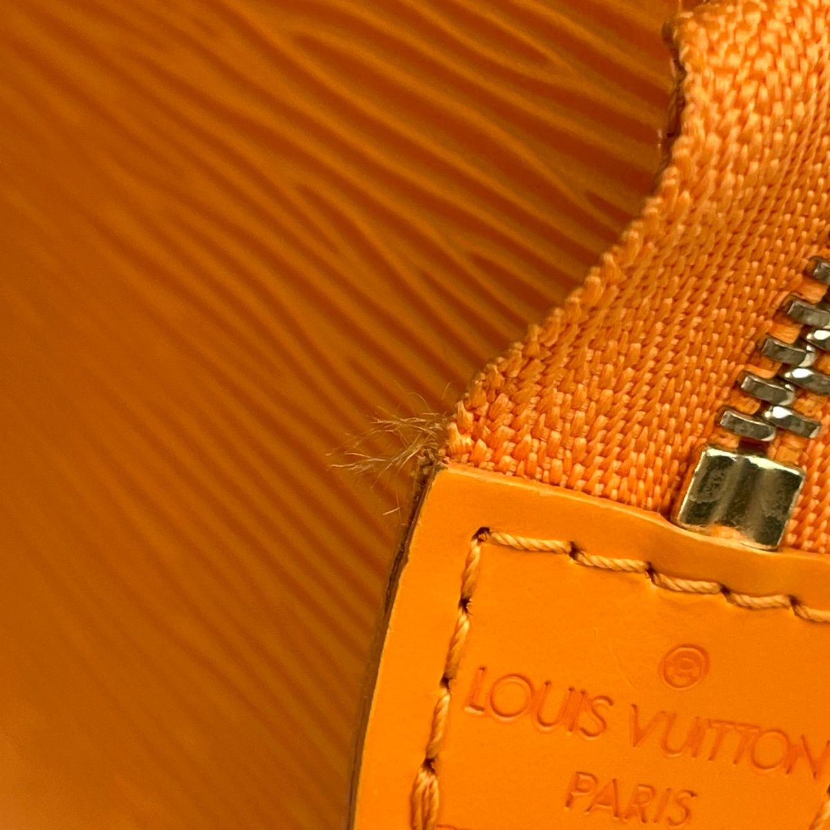 Louis Vuitton Pochette Makeup Cosmetics Pouch Epi Mandarin — view 6