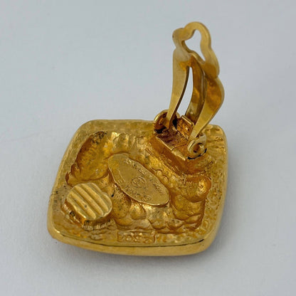 Chanel CC Logo Earrings Gold Plated — view 3