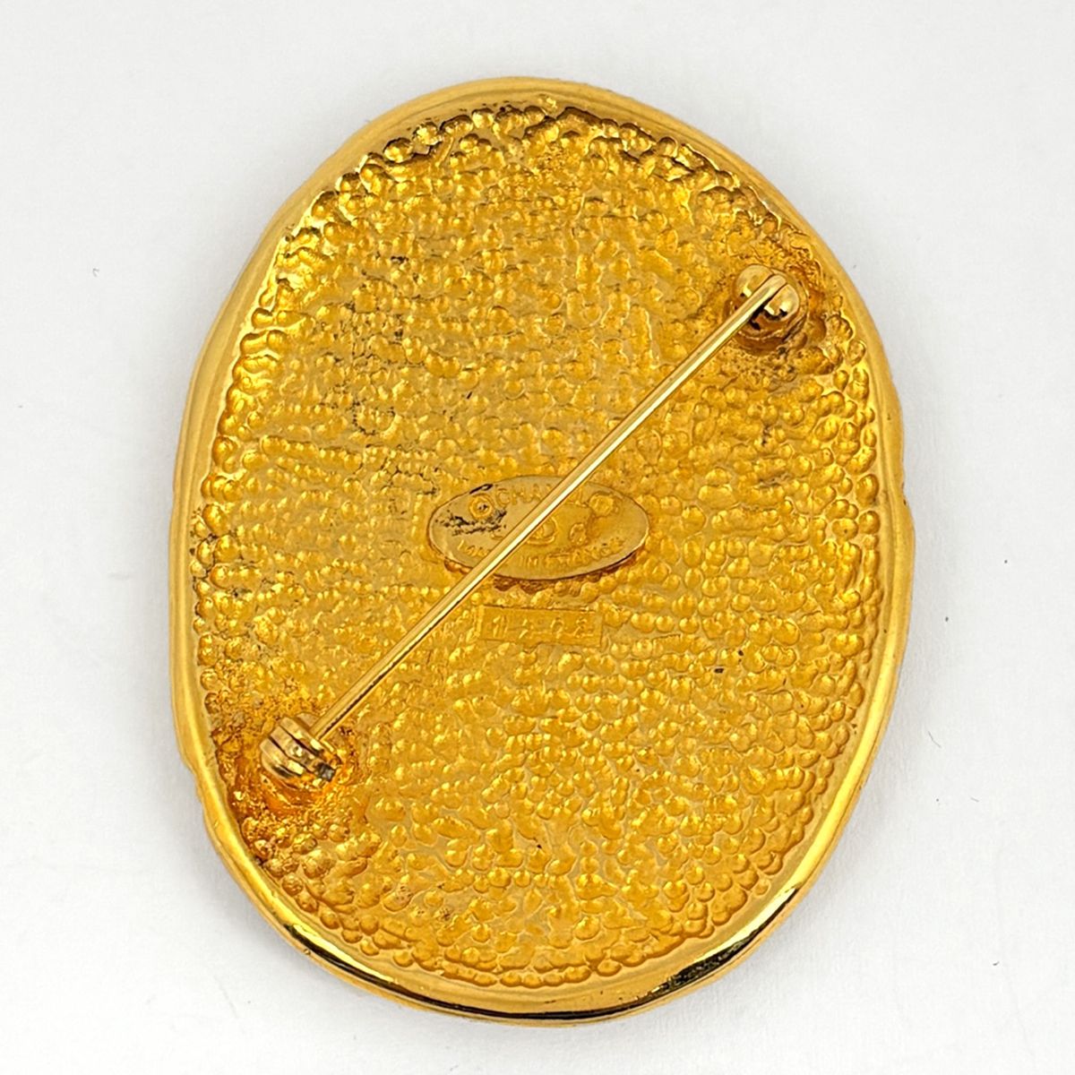 Chanel CC Logo Brooch Gold Plated — view 2
