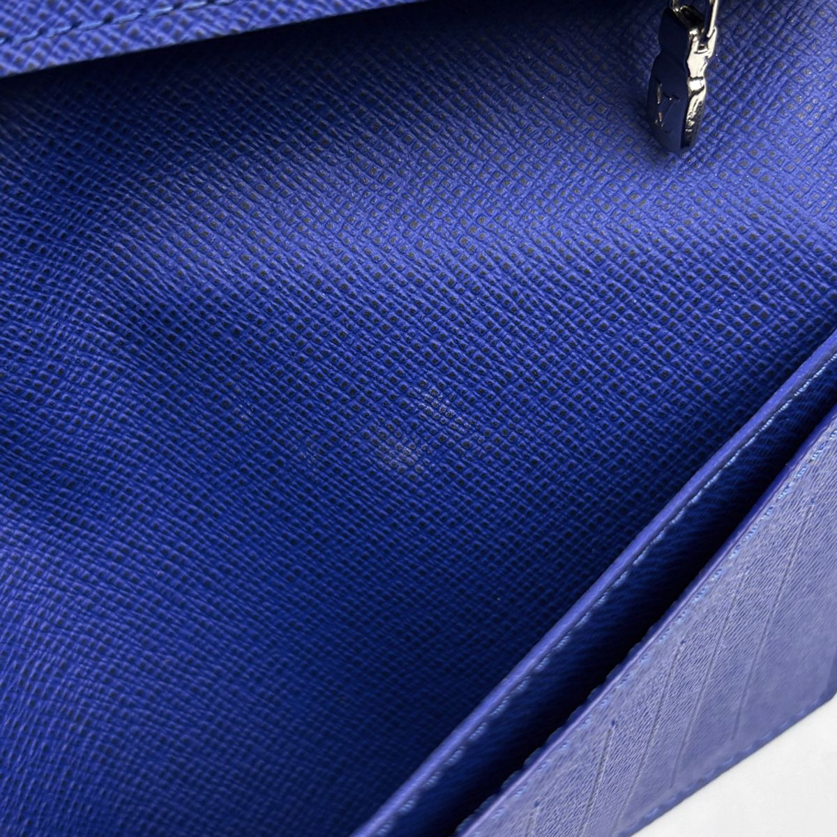 Louis Vuitton Portefeuille Brazza Wallet Taiga Cobalt — view 5