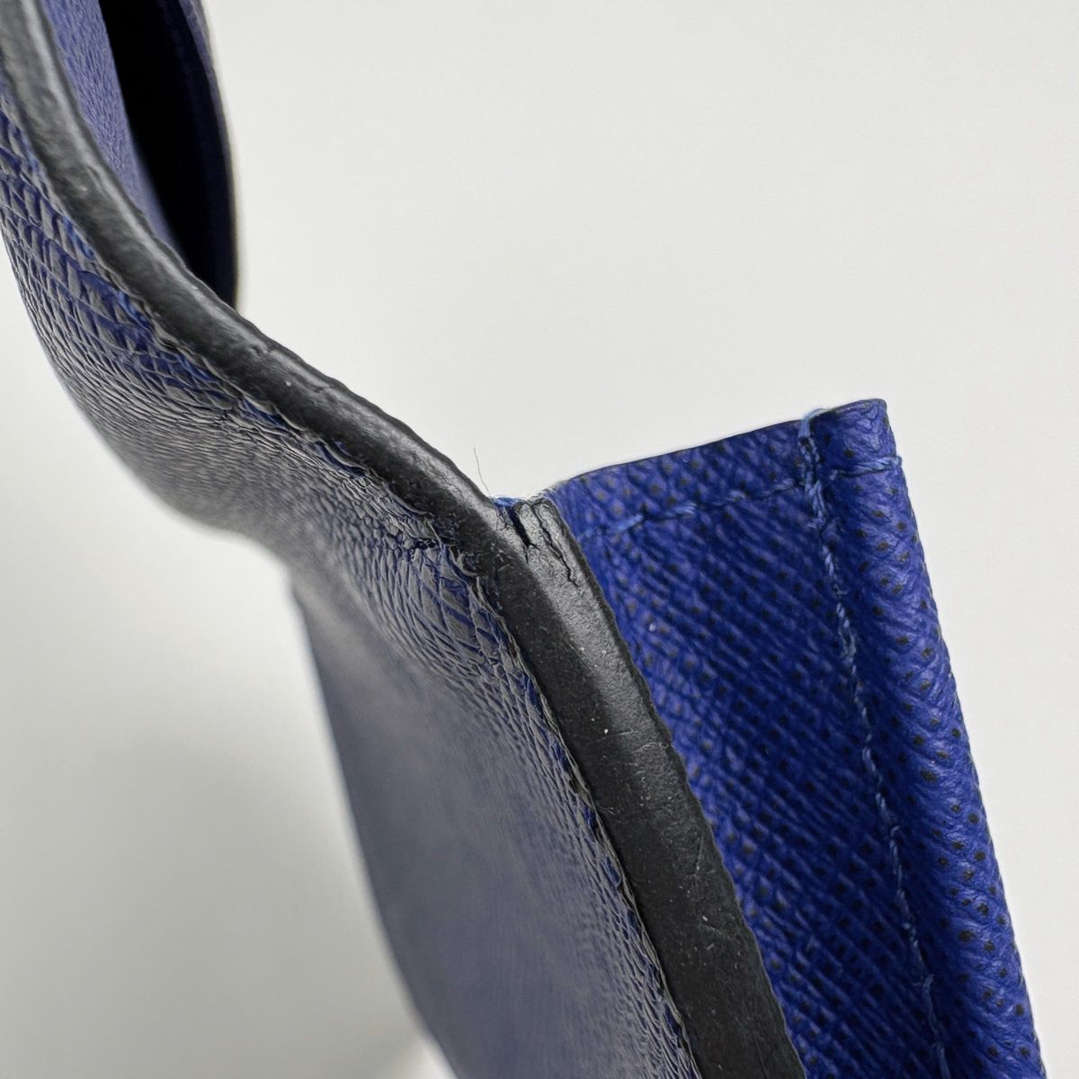 Louis Vuitton Portefeuille Brazza Wallet Taiga Cobalt — view 4