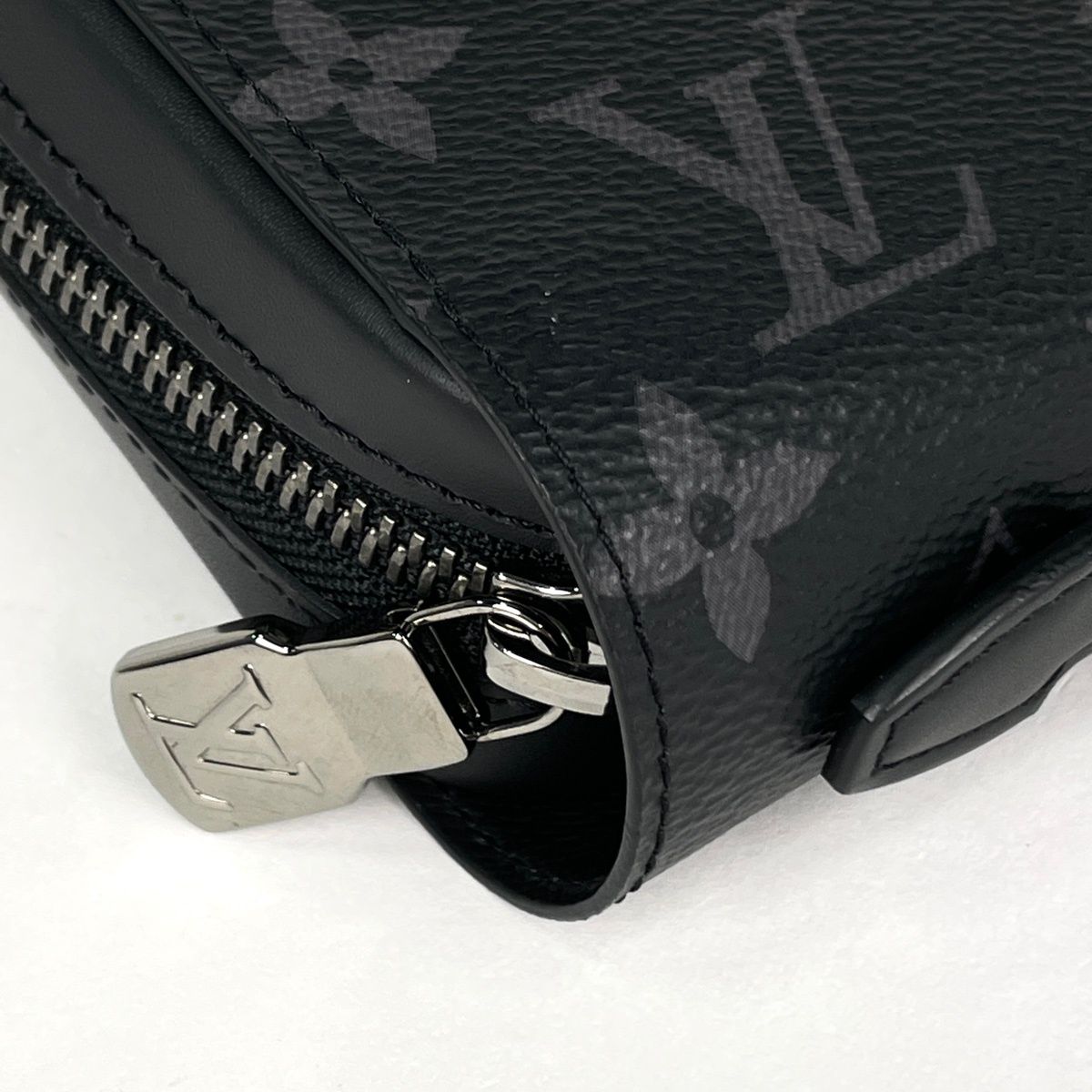 Louis Vuitton Zippy XL Zip Around Wallet Monogram Eclipse Noir — view 3