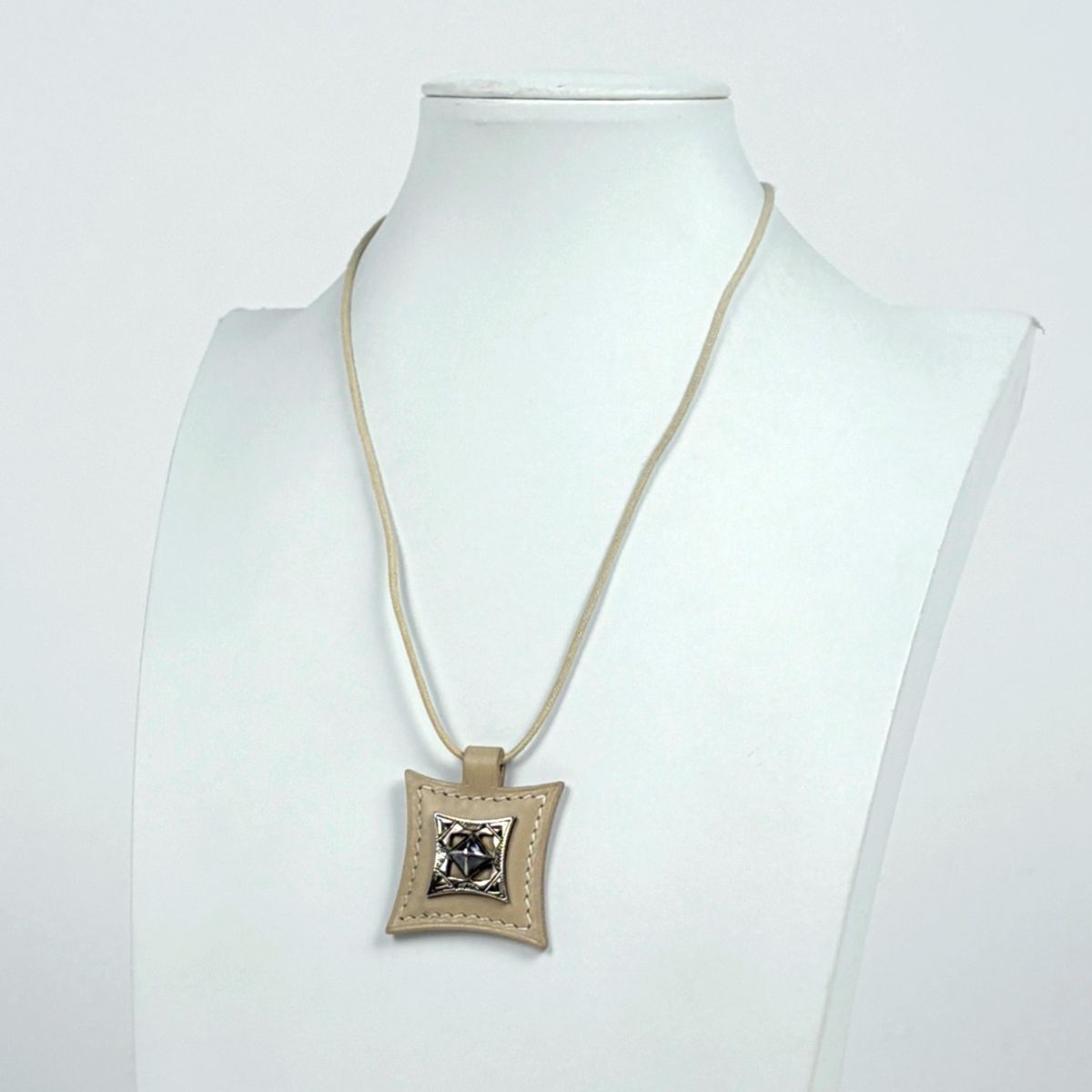 Hermes Touareg Necklace Leather Metal Beige Silver — view 4