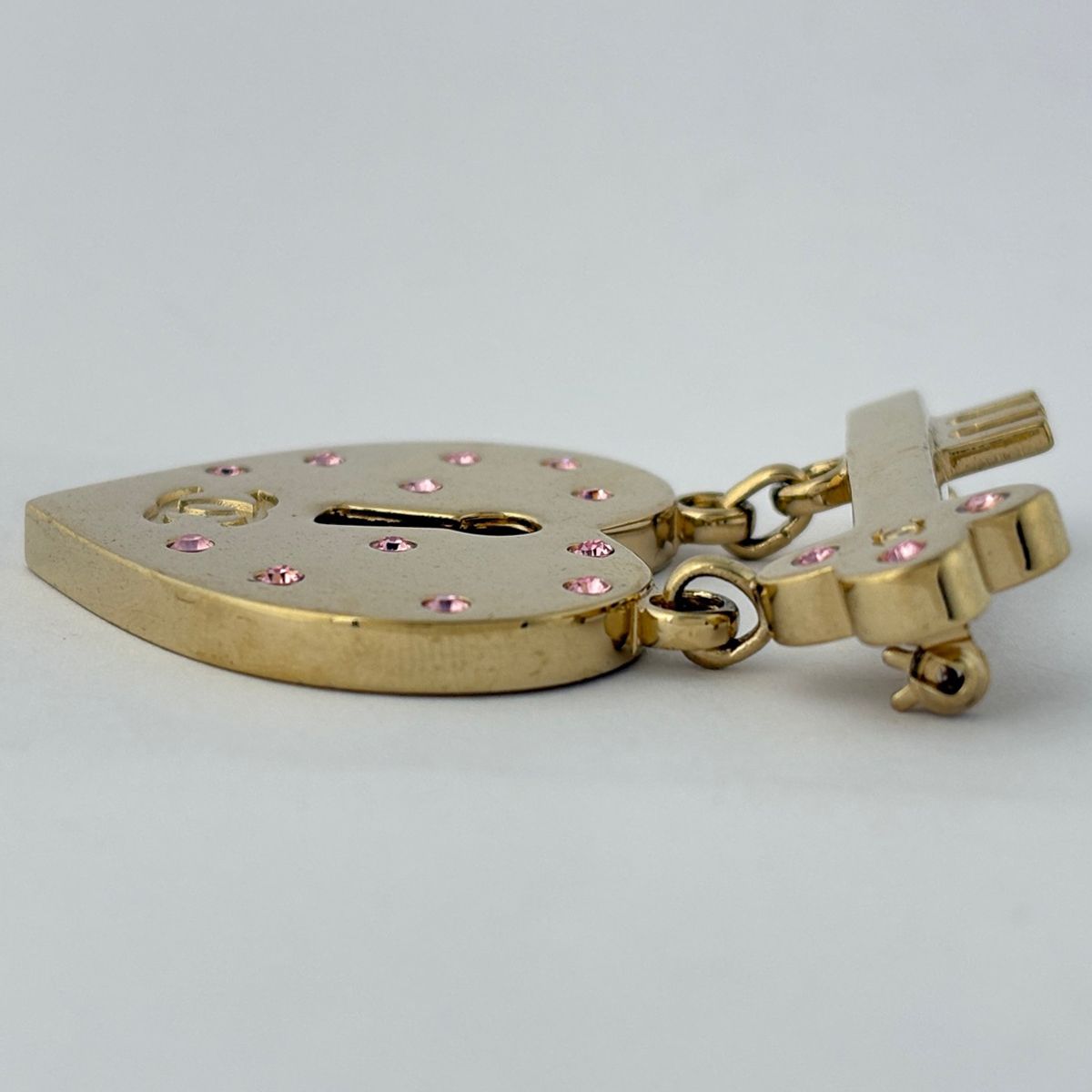 Chanel Heart Rock Brooch Rhinestone Gold — view 3