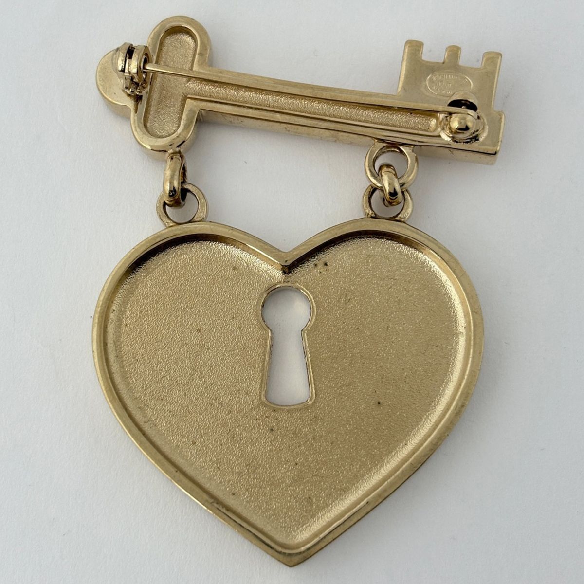 Chanel Heart Rock Brooch Rhinestone Gold — view 2