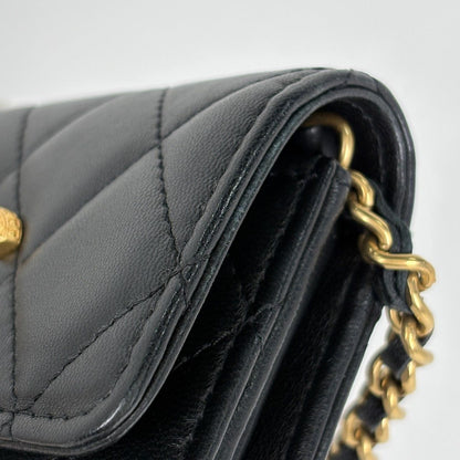 Chanel CC Logo Bifold Wallet Chain Card Case Leather Black — view 4