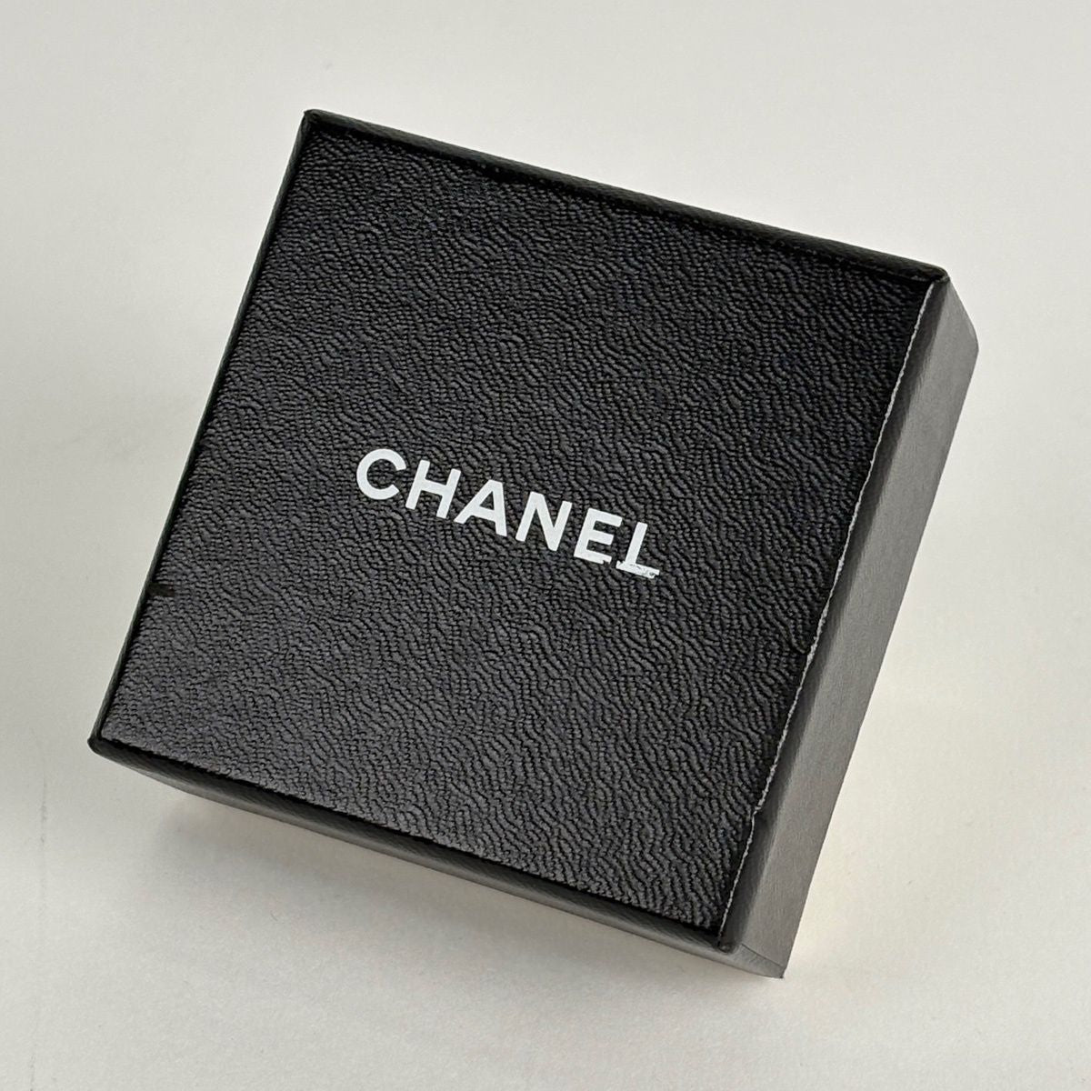 Chanel CC Logo Rhinestone Necklace Silver Plated Green — view 6