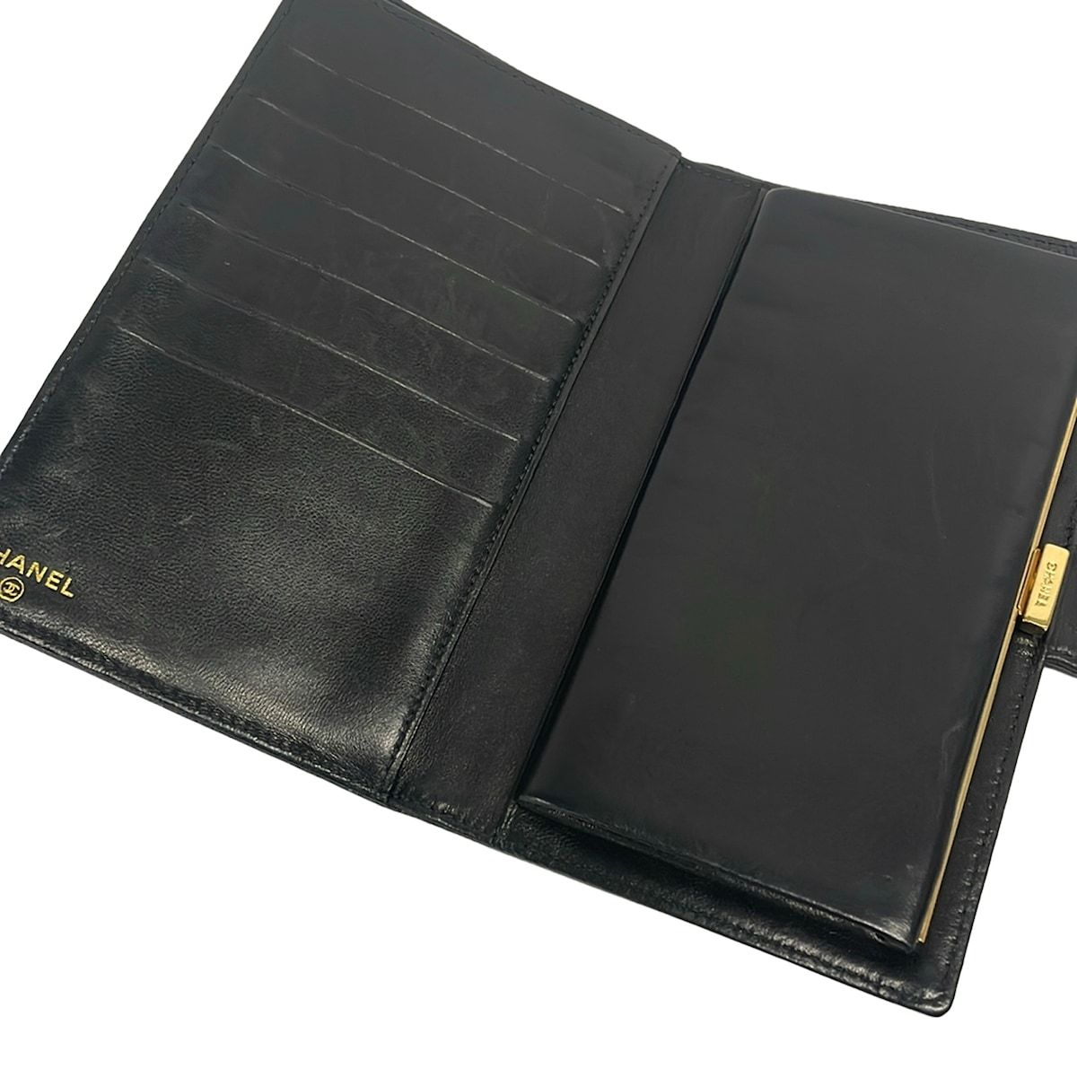 Chanel Wallet Black Clasp CC Logo — view 3