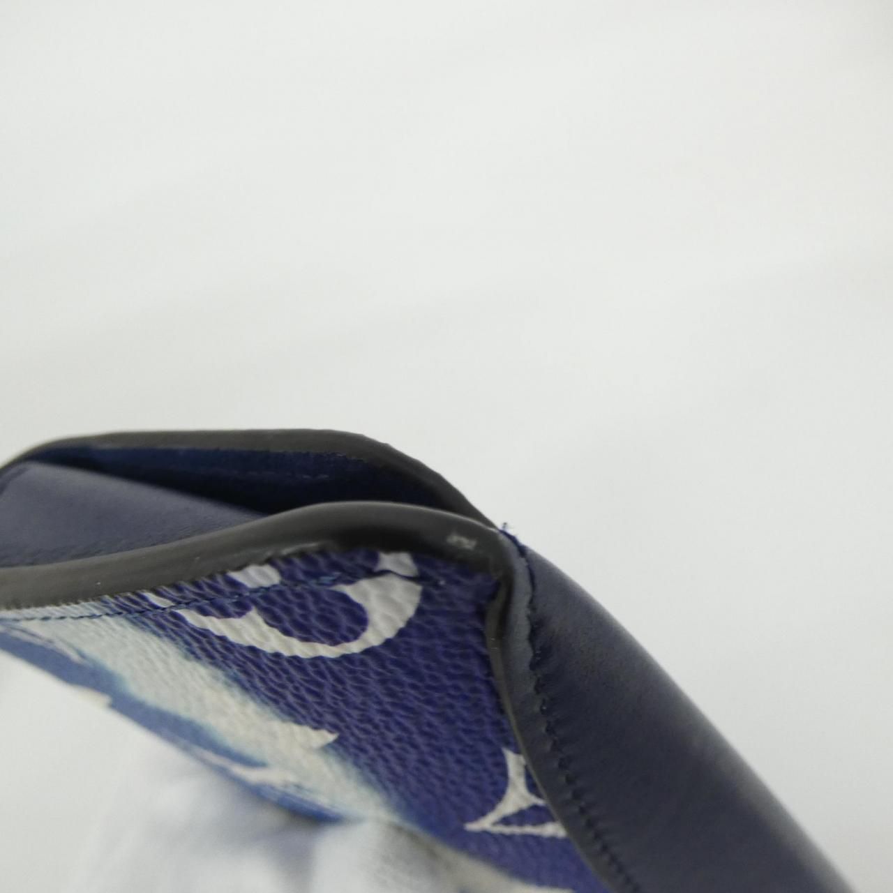 Louis Vuitton LV Escale Etui Lunette Glass Case Shoulder — view 3