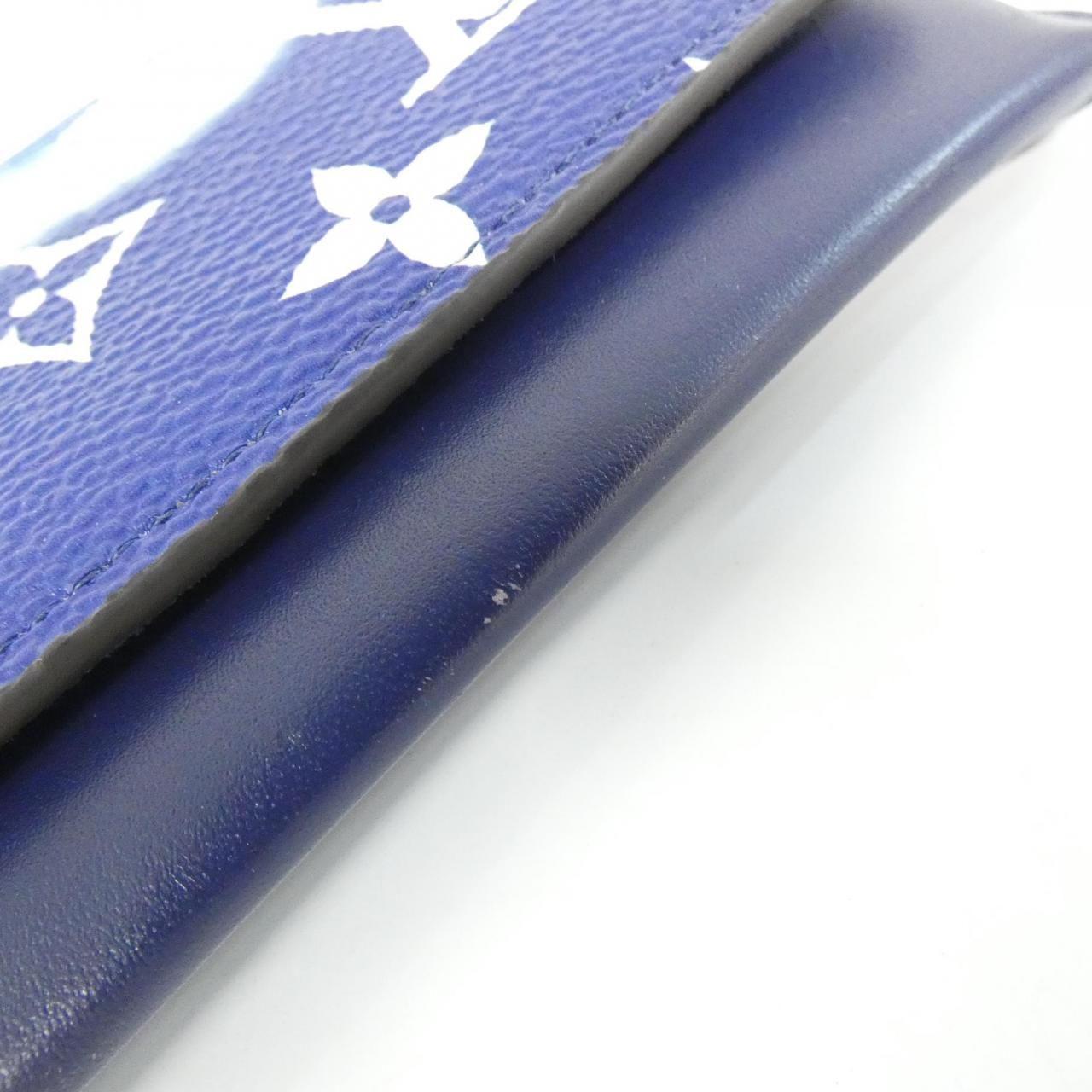 Louis Vuitton LV Escale Etui Lunette Glass Case Shoulder — view 4