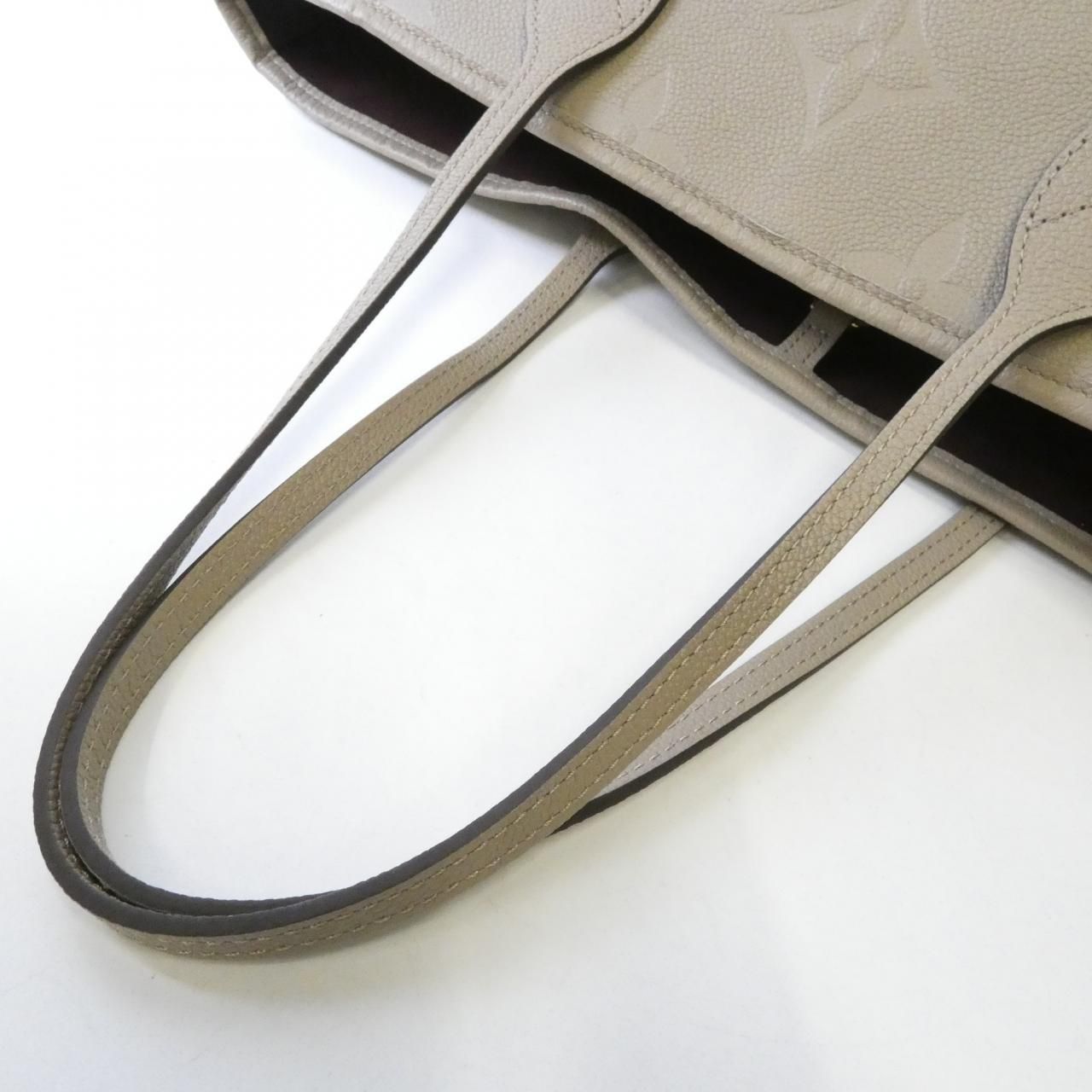 Louis Vuitton Monogram Empreinte Neverfull MM — view 4