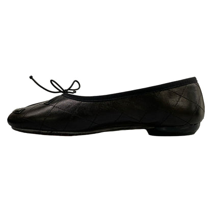 Chanel Flat Shoes 37.5 Black Cambon Line CC Logo Leather Lambskin — view 3