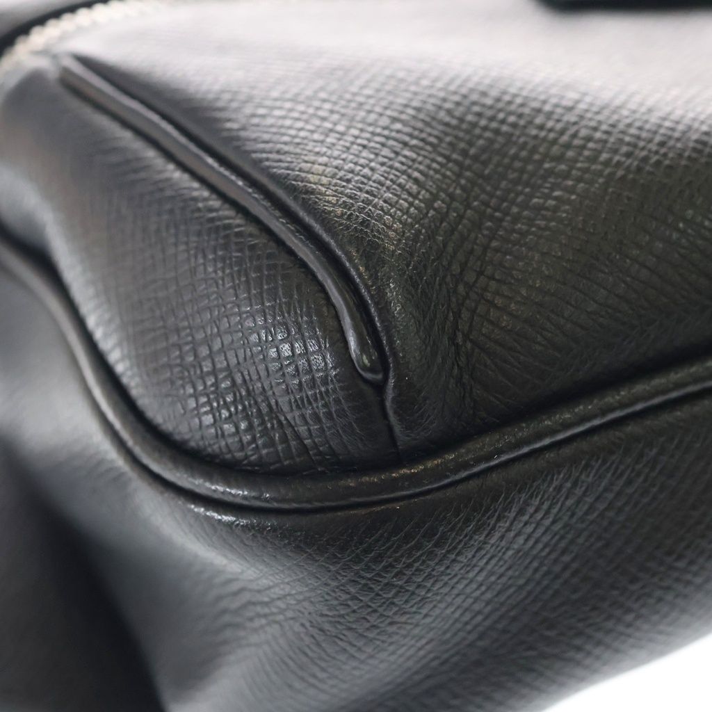 Louis Vuitton Bum Bag Taiga Leather Body Silver Black — view 6