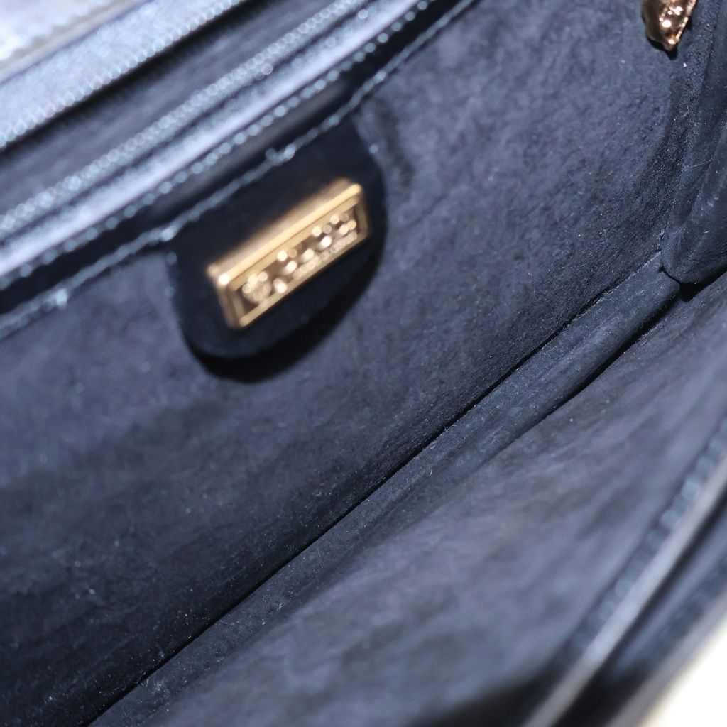 Gucci Turnlock Shoulder Bag Black Leather Gold — view 5