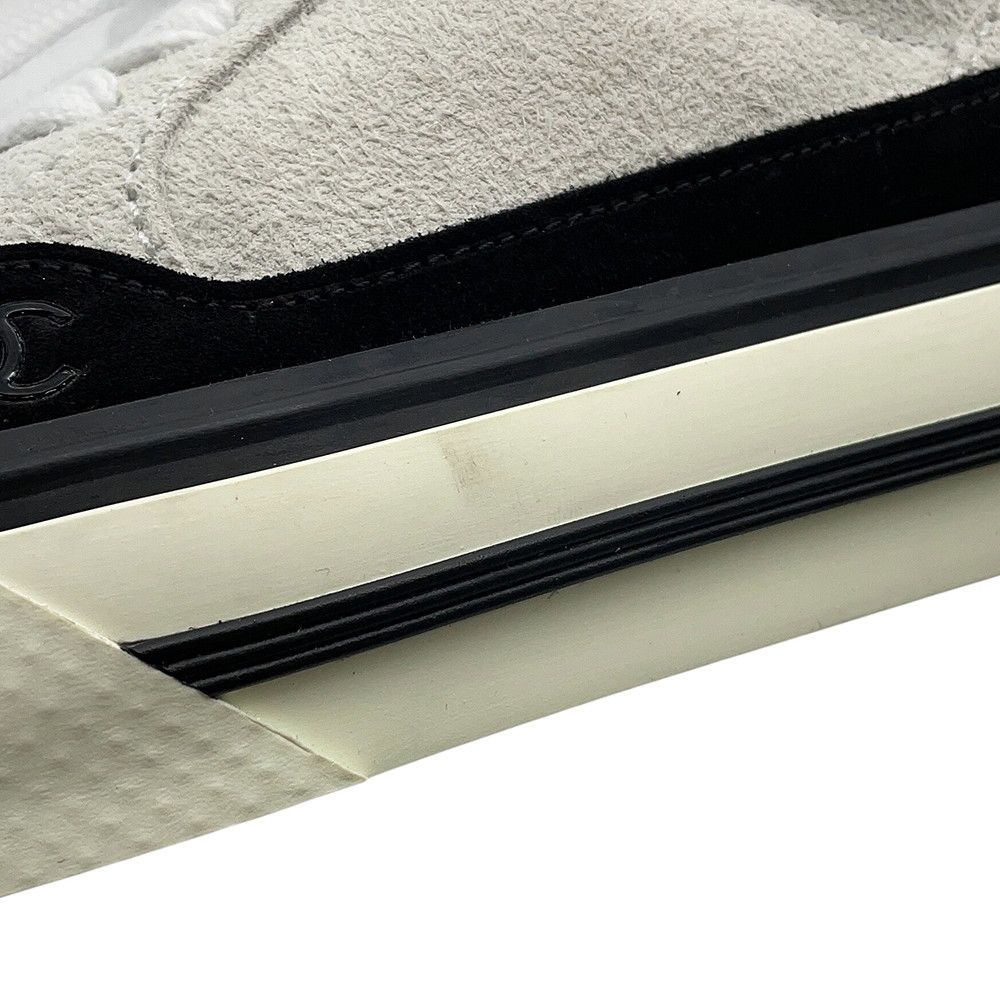 Chanel Sneakers CC Logo Suede 37 Black White — view 5