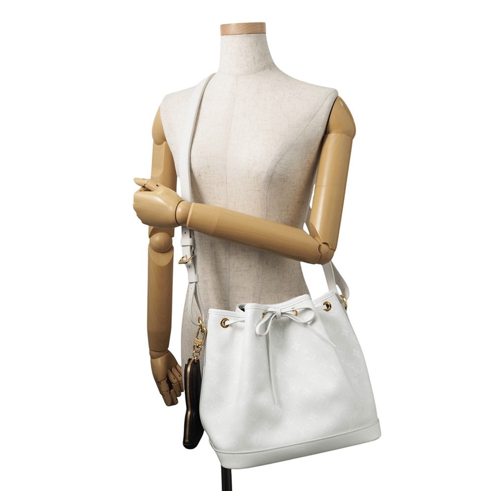 Louis Vuitton Shoulder Bag Leather Monogram Petit Noe White — view 4