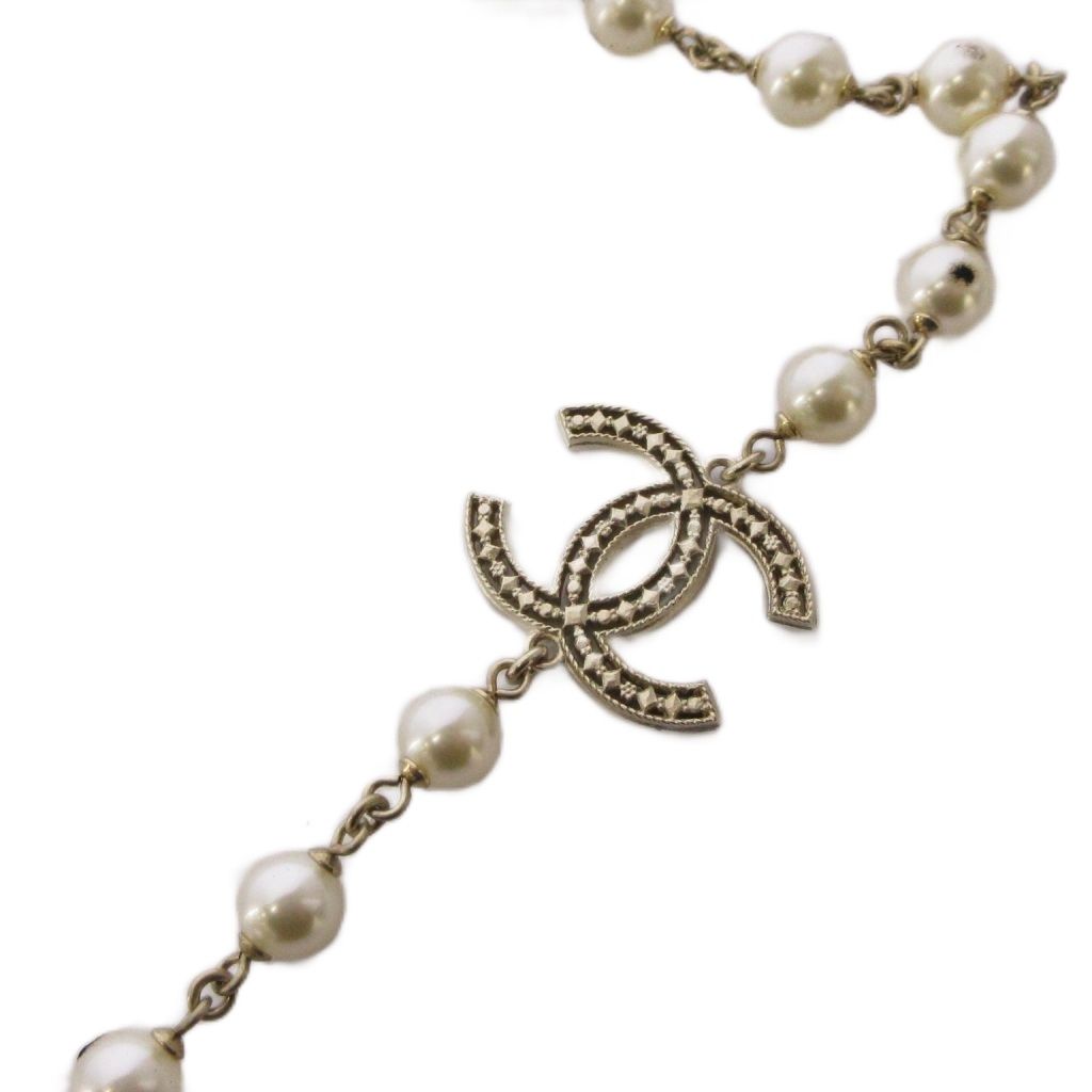 Chanel Pearl CC Logo Necklace Gold Color KH — view 3