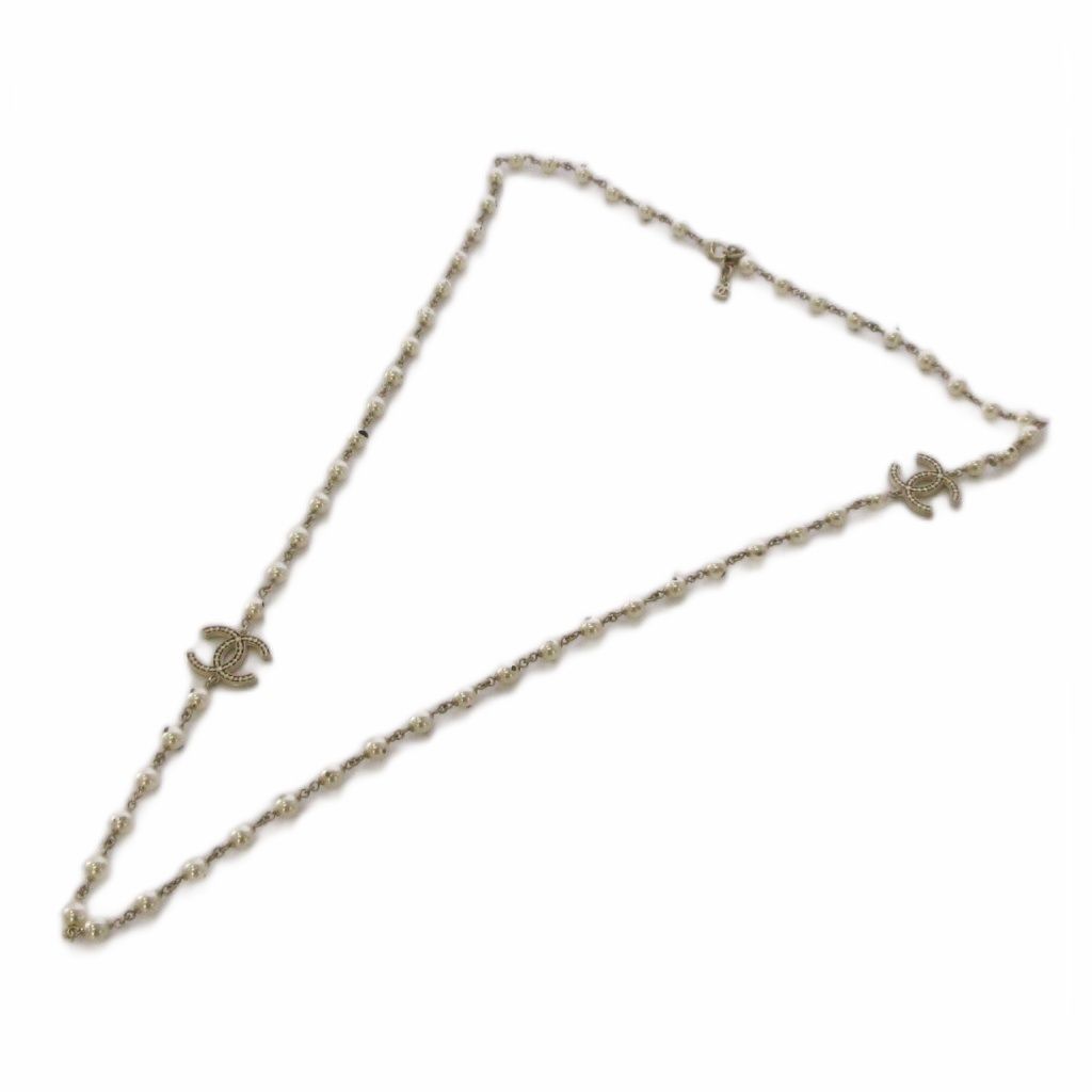 Chanel Pearl CC Logo Necklace Gold Color KH — view 2