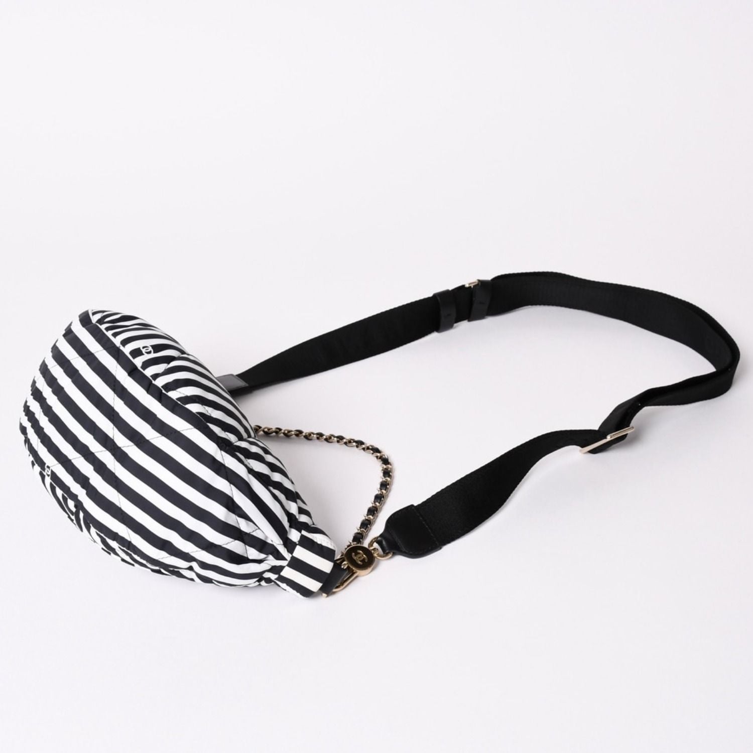 Chanel Coco Beach Hobo Large Shoulder Bag Base CC Logo — view 8