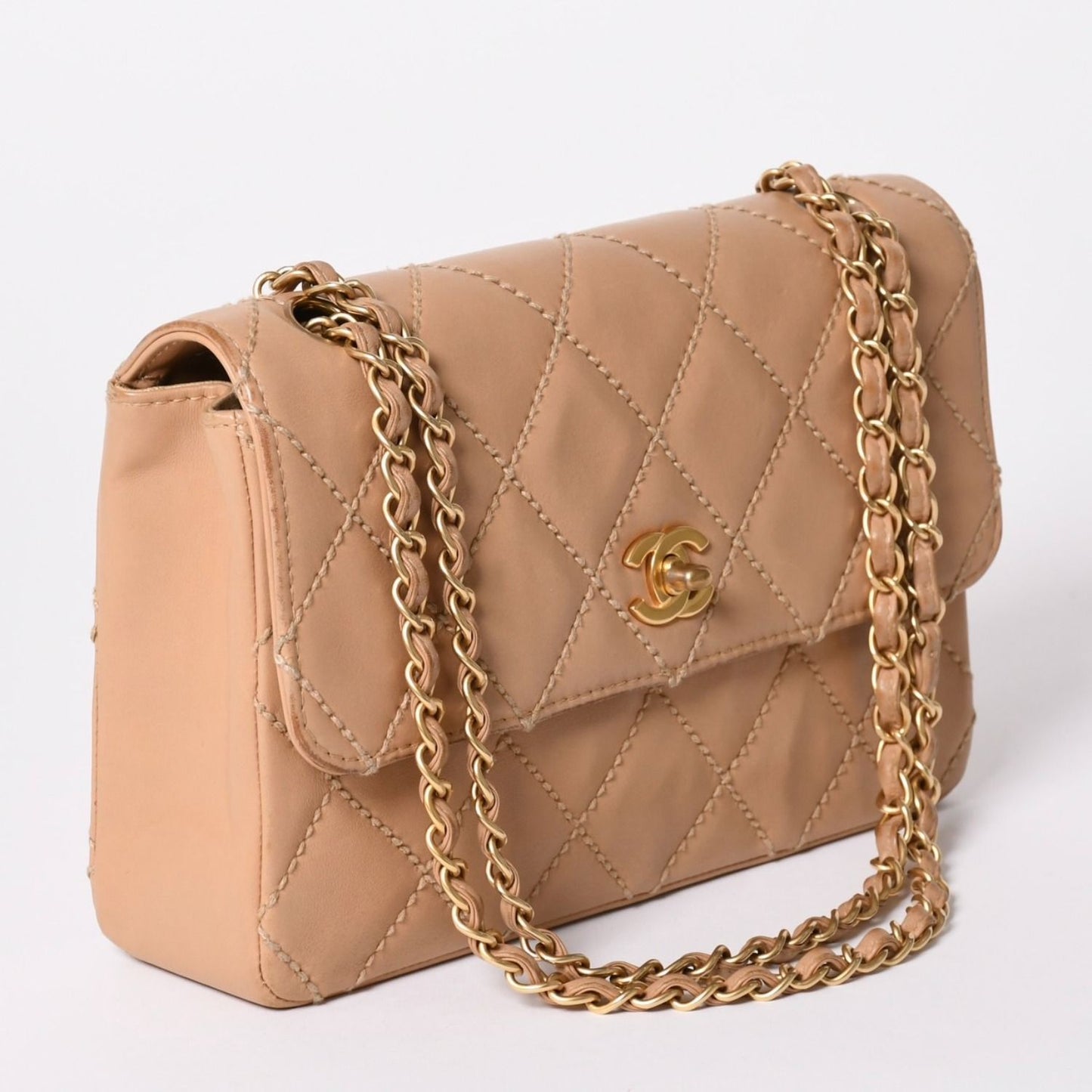 Chanel Wild Stitch Quilted 25 Chain Shoulder Bag CC Logo Calfskin Beige — view 3
