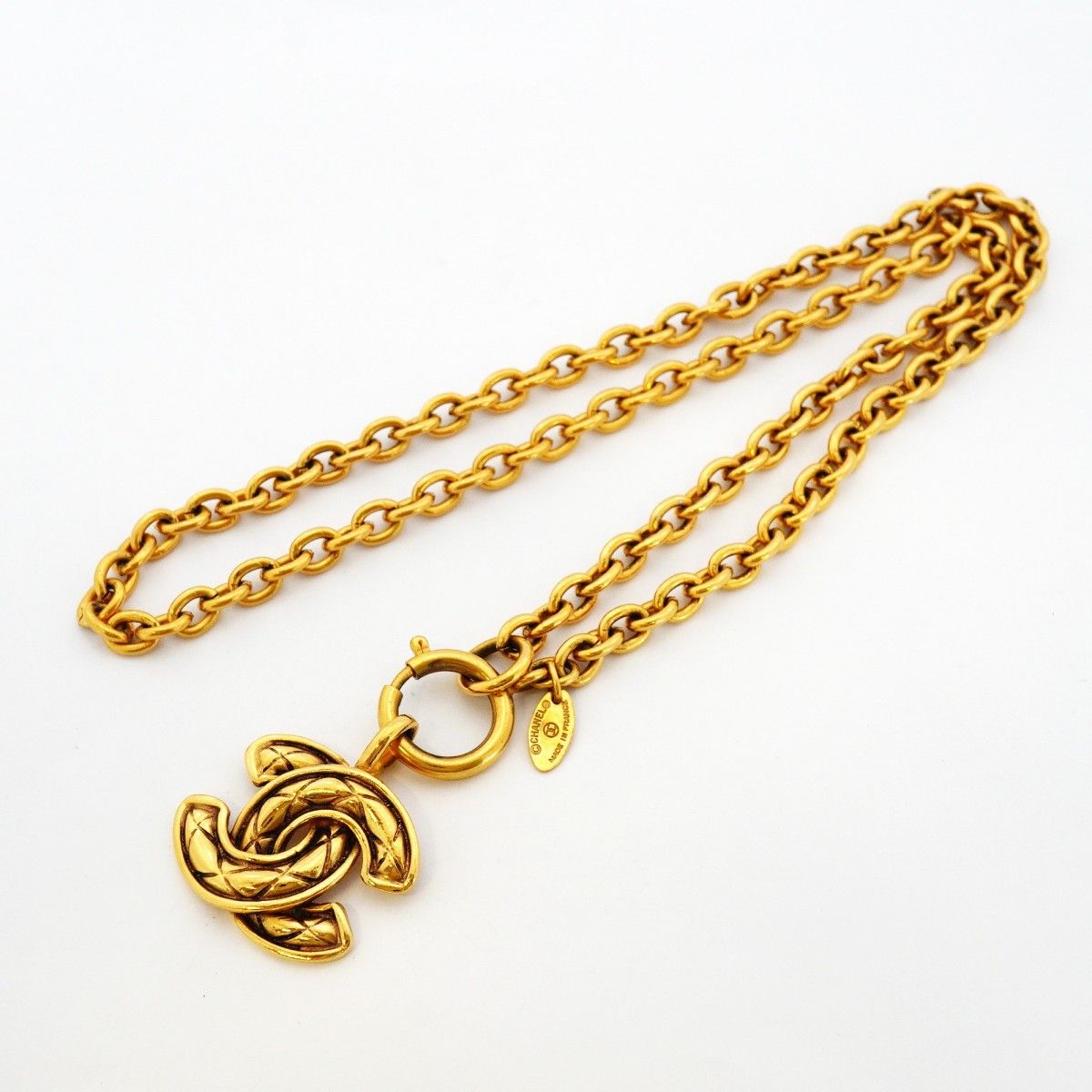 Chanel Necklace Vintage CC Logo Quilted Gold Plated — view 3