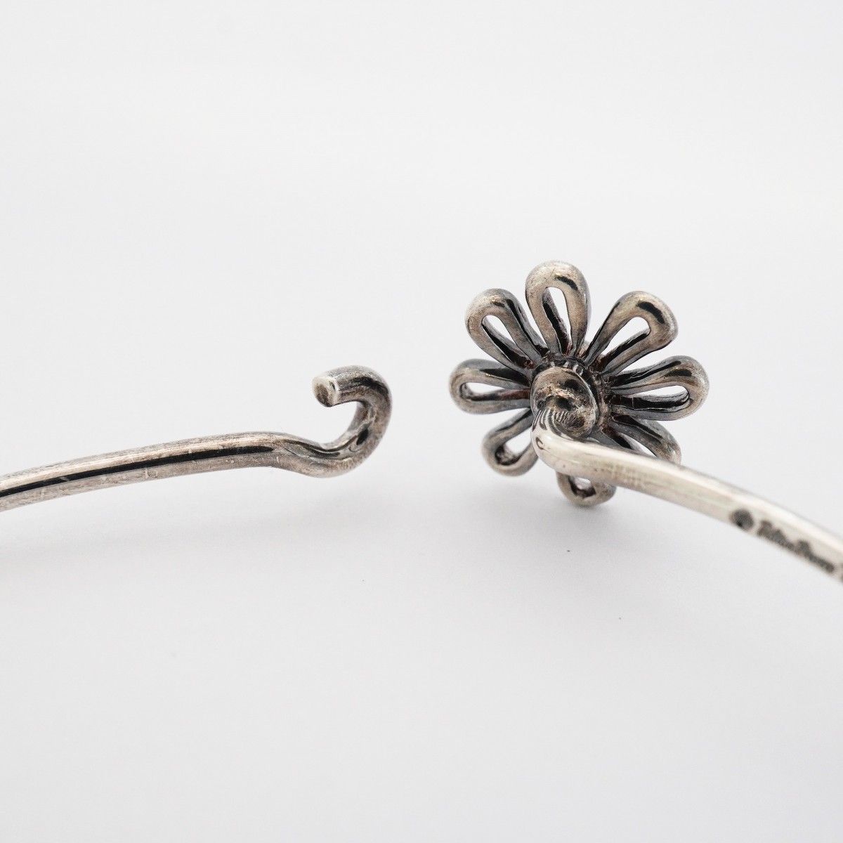 Tiffany & Co Bangle Daisy 925 Sterling Silver Bracelet — view 4