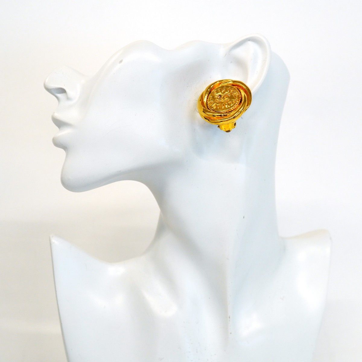 Chanel Earrings Vintage CC Logo Gold Plated — view 5