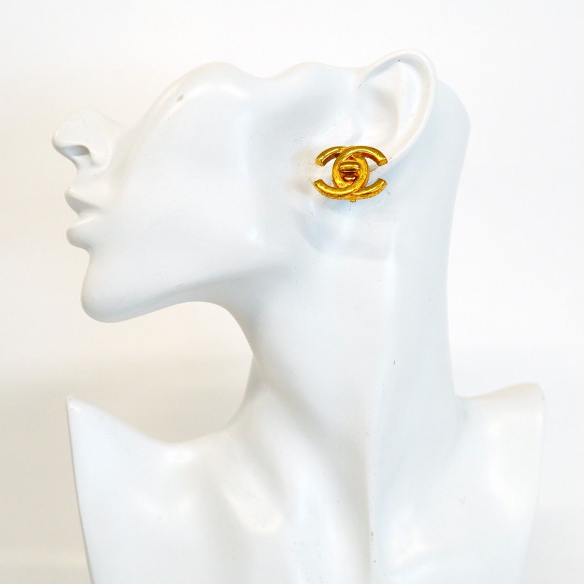 Chanel Earrings Vintage CC Logo Turnlock Gold Plated — view 5