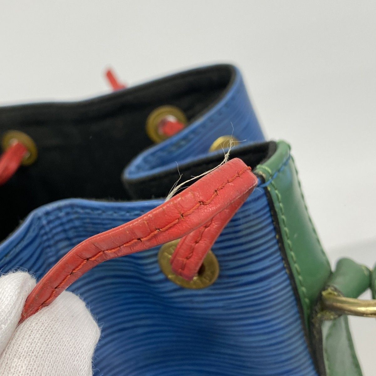 Louis Vuitton Shoulder Bag Epi Noe Toledo Blue Castilian Red Borneo Green — view 8
